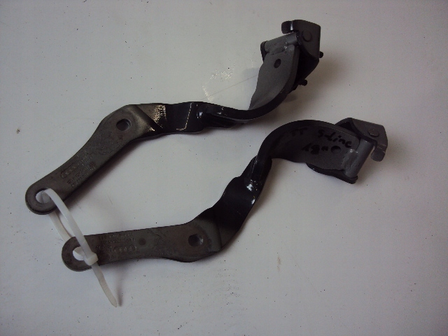 8S8827299B 8S8827300B - ЗАДНИЕ ЗАДНИЕ ЛАПЫ AUDI TT 8S DSG S-LINE 18 R