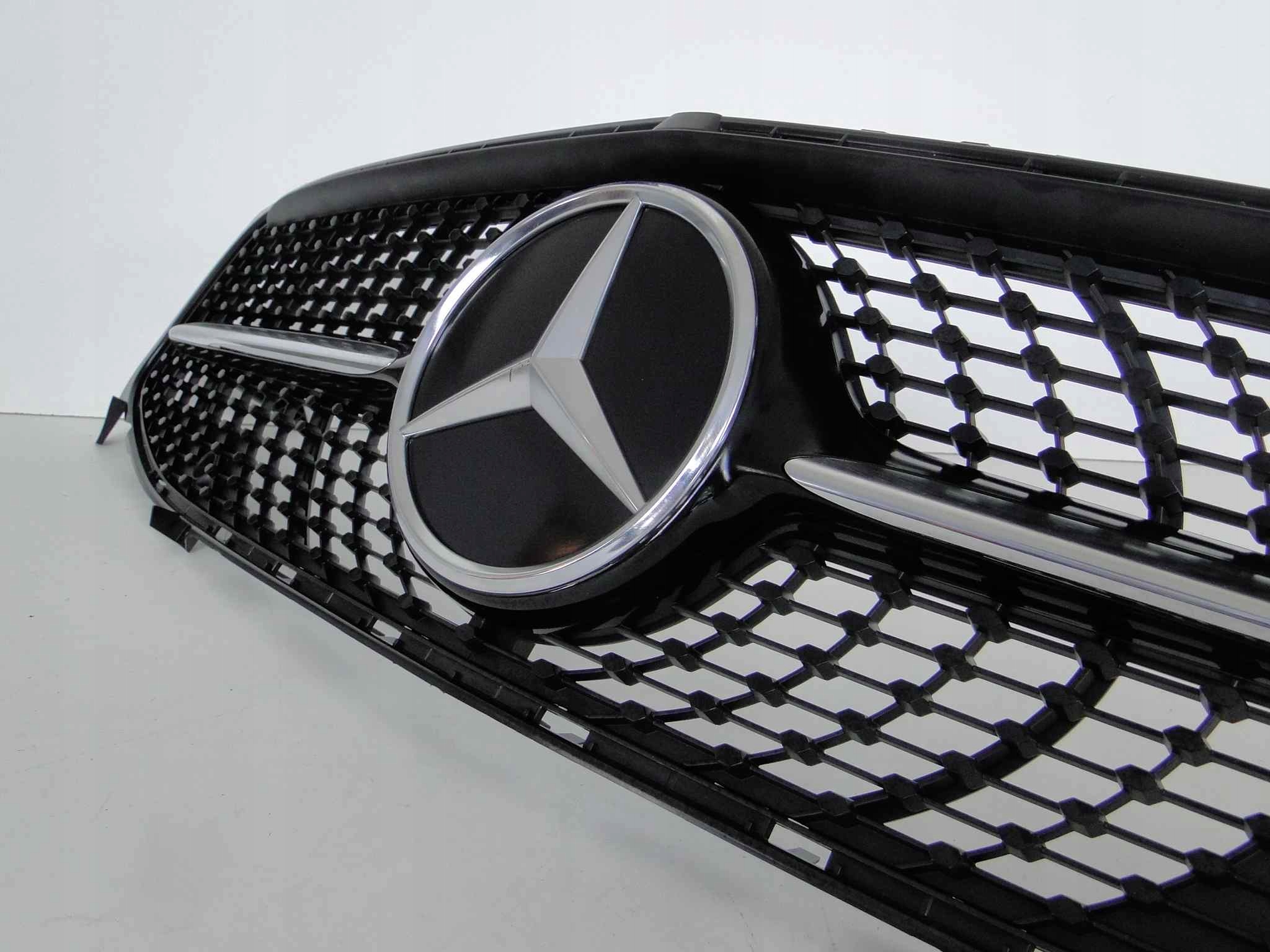 MERCEDES CLA 118 GRILL ATRAPA DIAMENT RADAR ORYG Strona zabudowy przód
