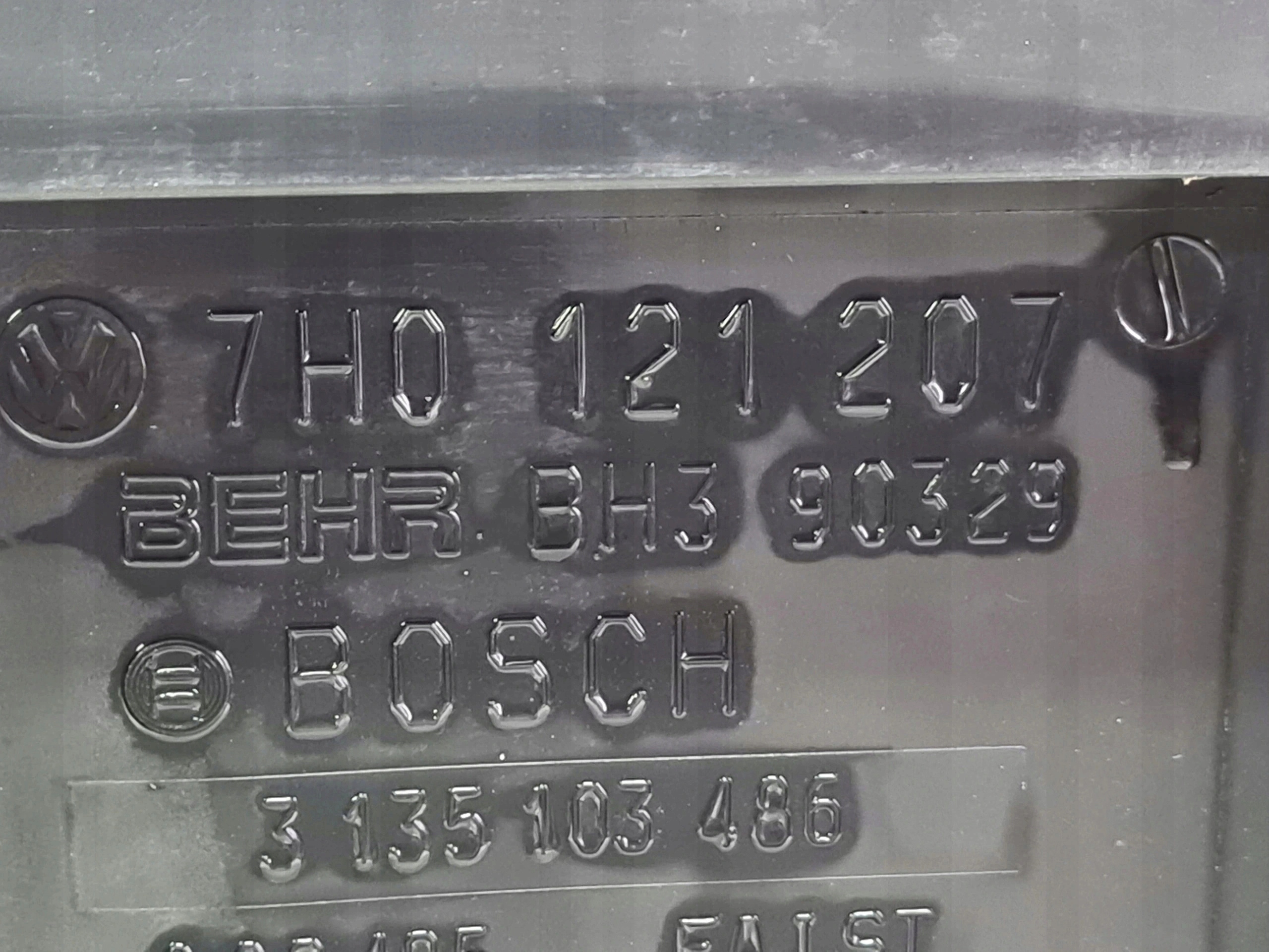 VW T5 1.9 TDI wiatrak wentylator chłodnicy 7H0121201CH Producent części Volkswagen OE