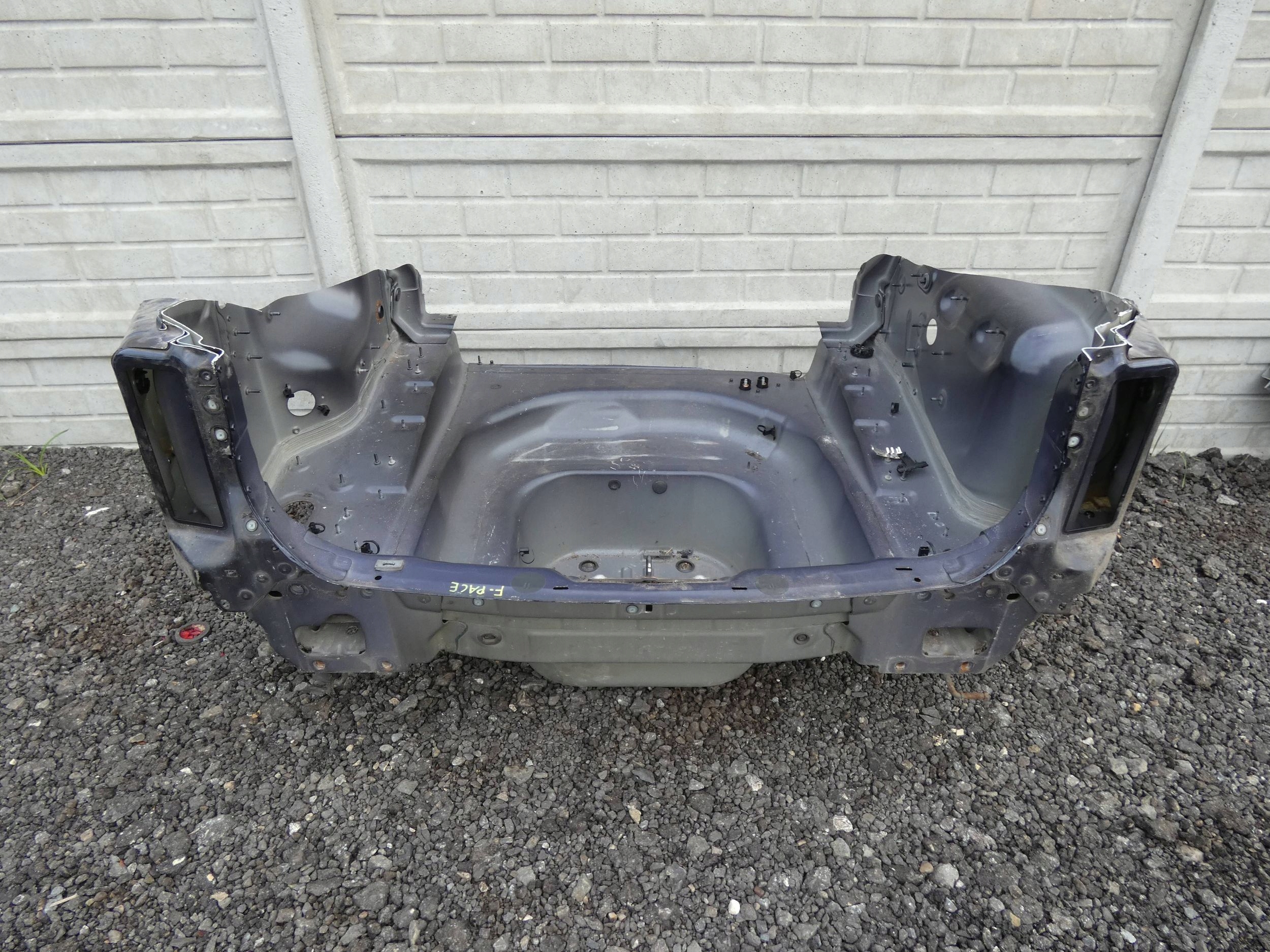 Jaguar F-Pace X761 sump rear panel quarter rear part