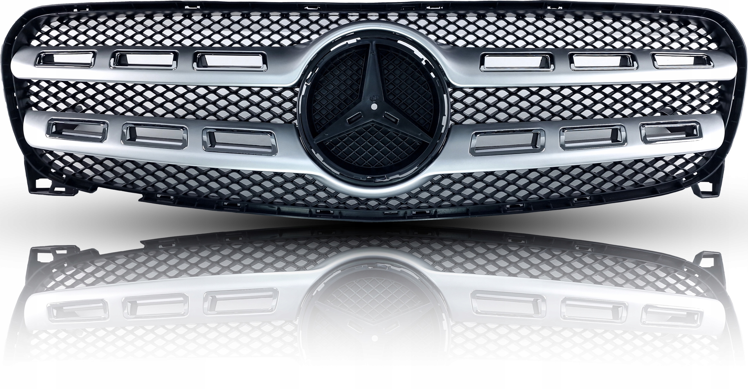 A1568800400 - Решетка радиатора Mercedes X156 W156 GLA после фейслифтинга 18