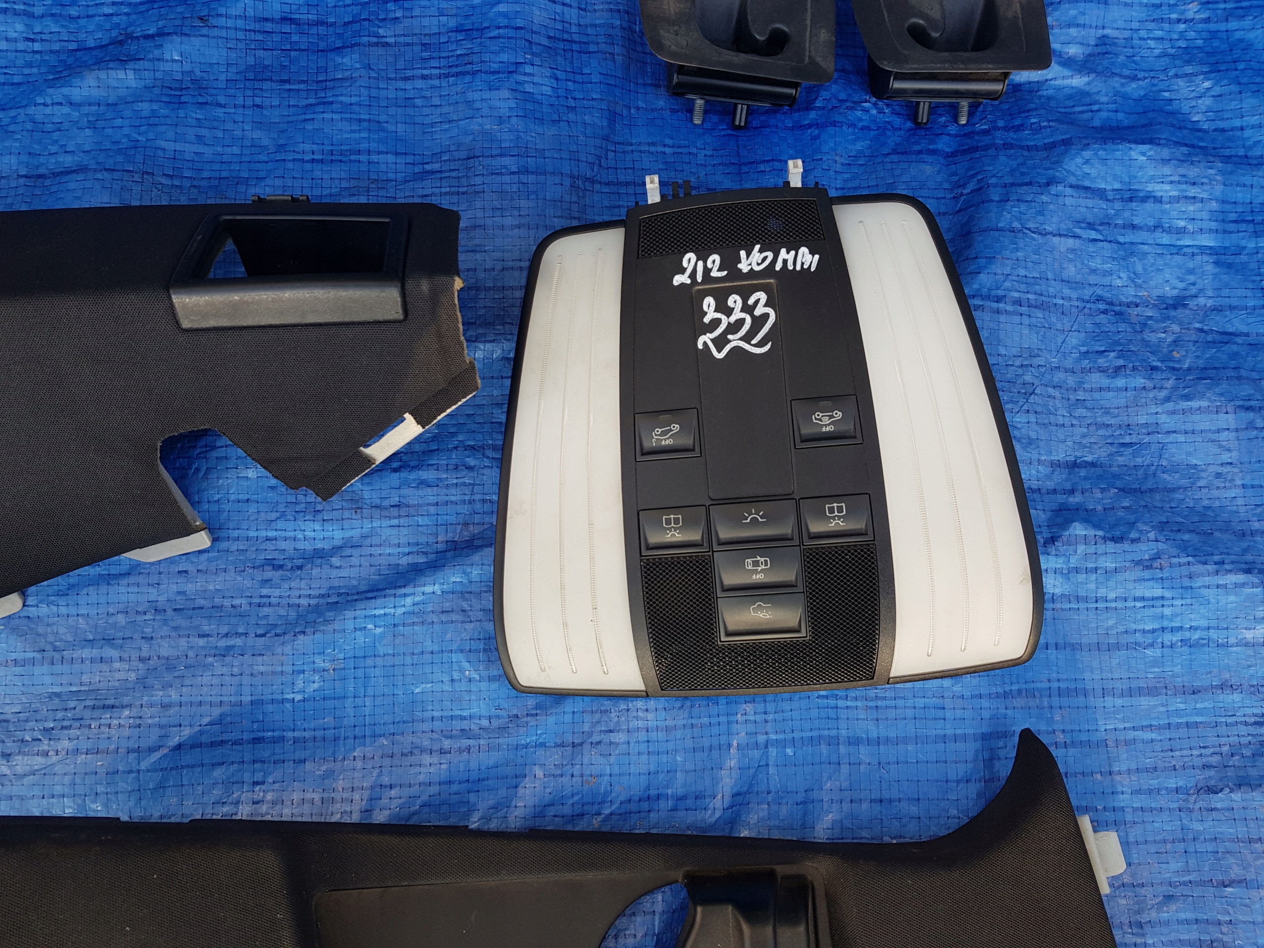MERCEDES W212 AMG black, inner pillars plastics light