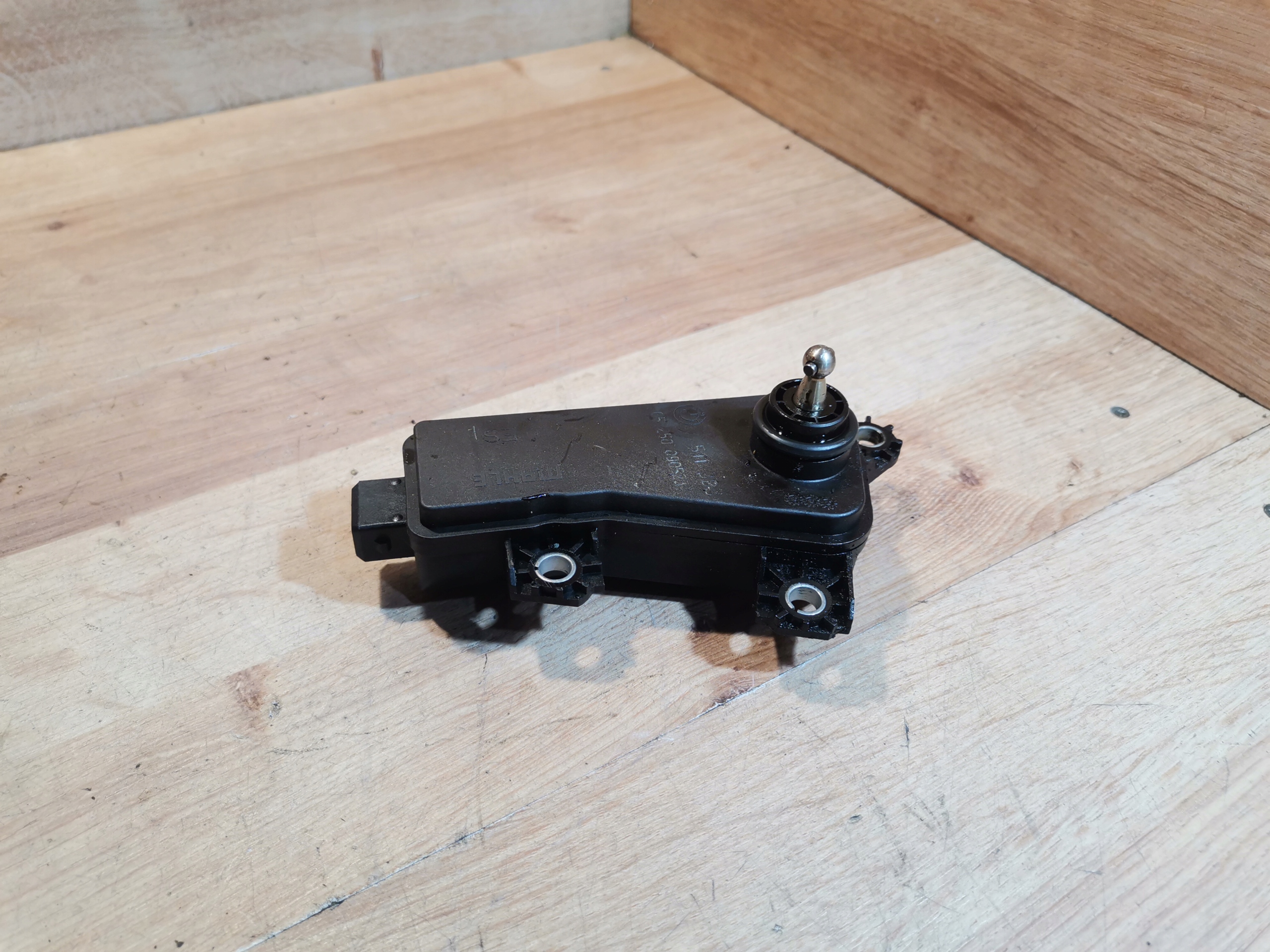regulátor zberného potrubia BMW E87 E90 E60 2.0i 7511383