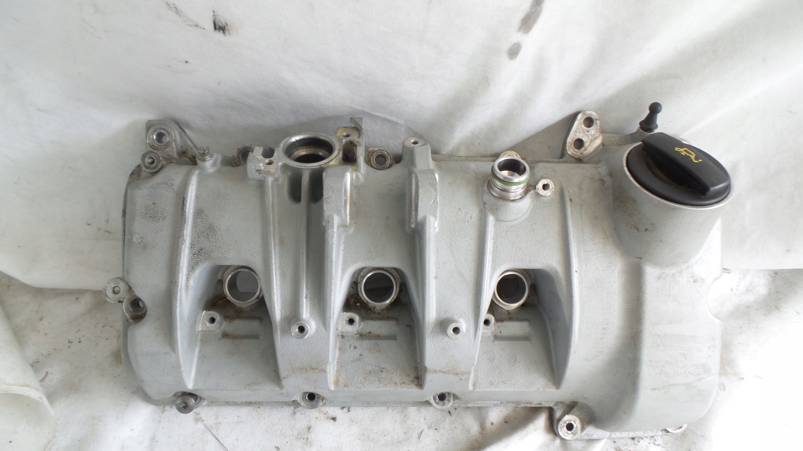 POKRYWA ZAWORÓW PORSCHE PANAMERA 94610523560 LIFT Jakość części (zgodnie z GVO) O - oryginał z logo producenta pojazdu (OE)