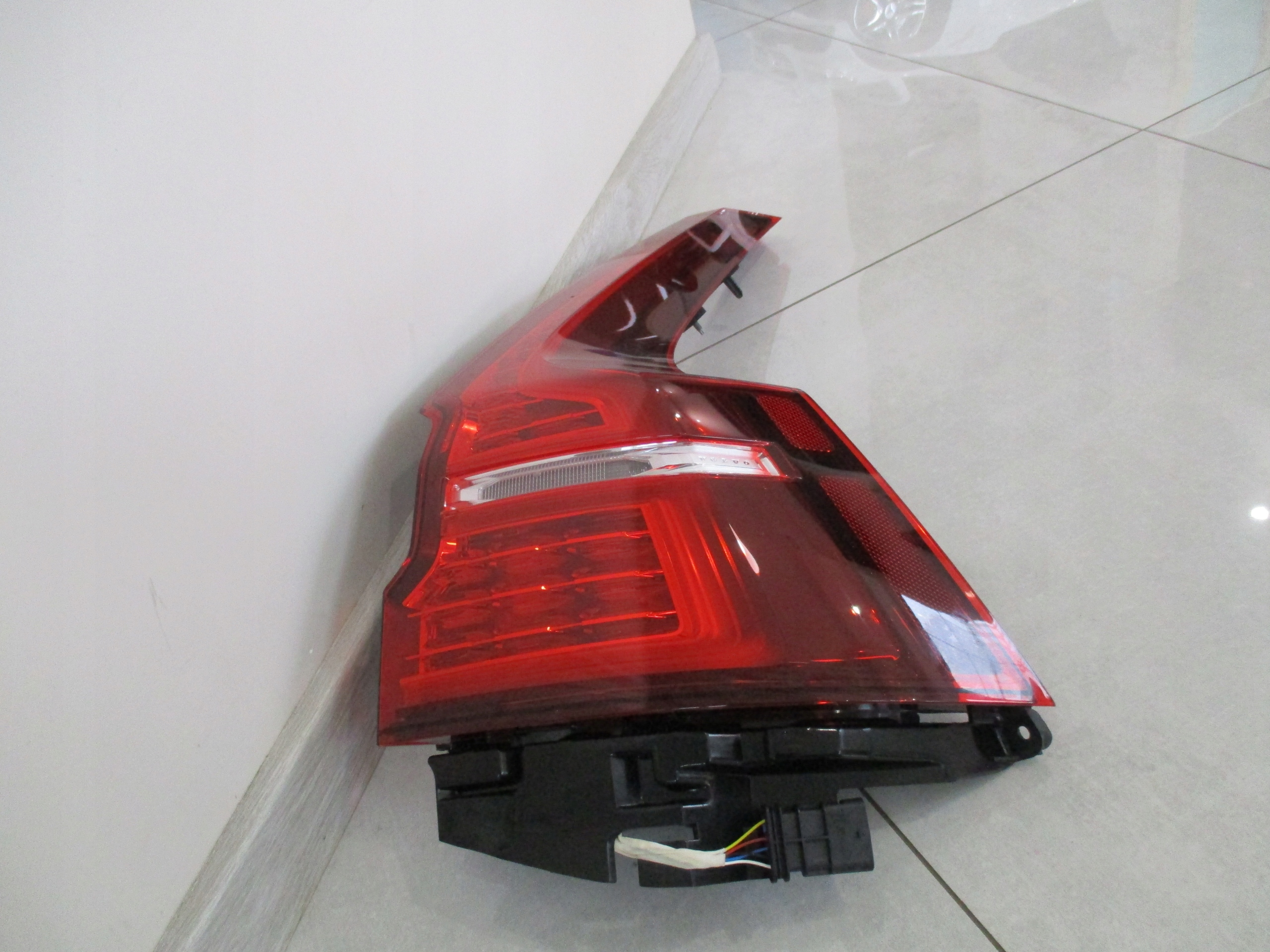 light right rear part Volvo V60 2 18r- 32228899