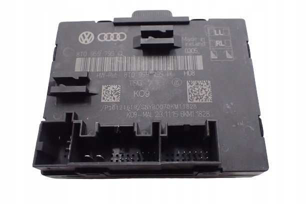 /P2/037 - AUDI A5 8T драйвер модуль двери 8T0959795Q