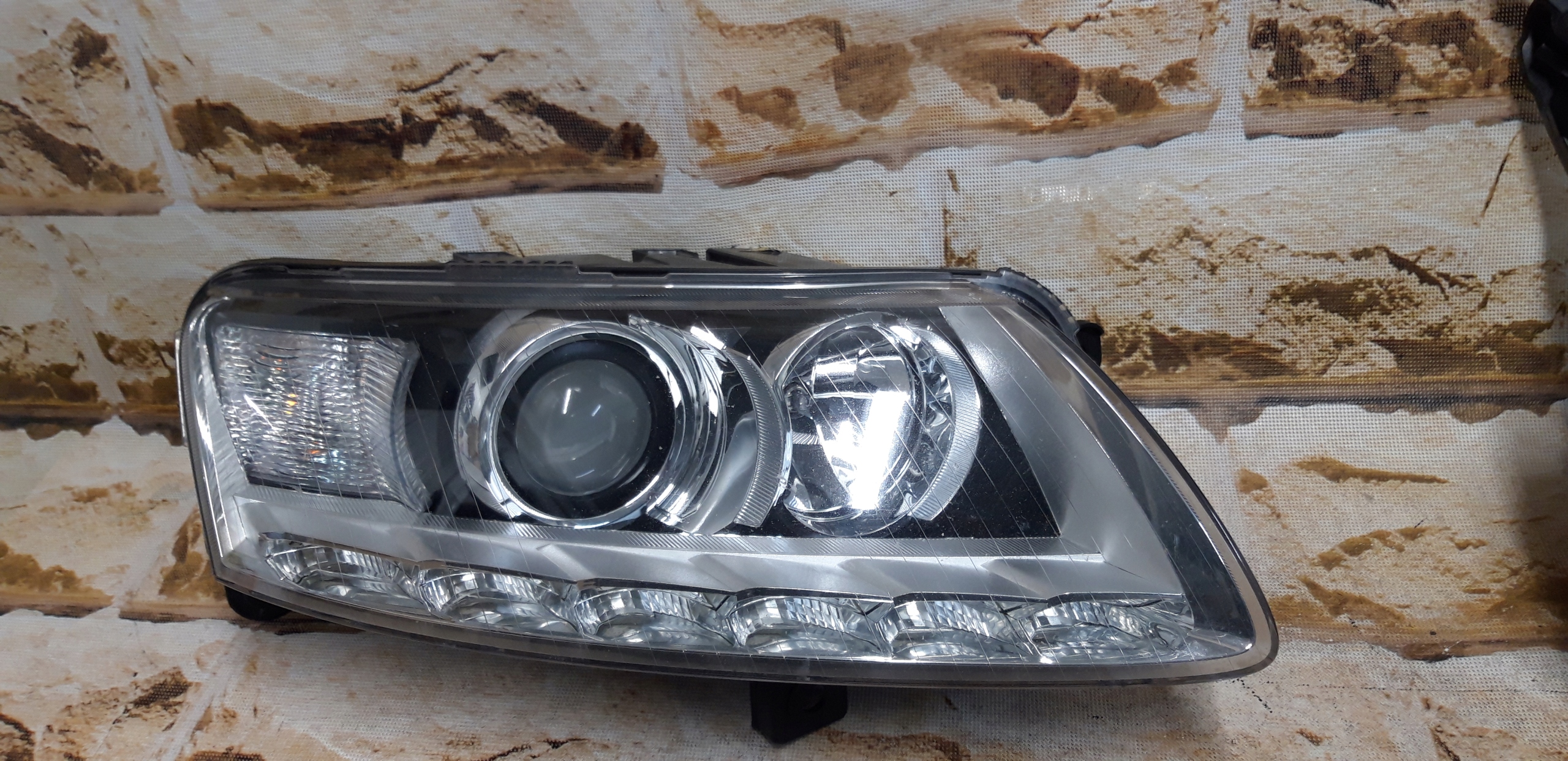 audi a6 c6 4f0 09 lift  xenon nie skrętny z ledem prawa lampa europa