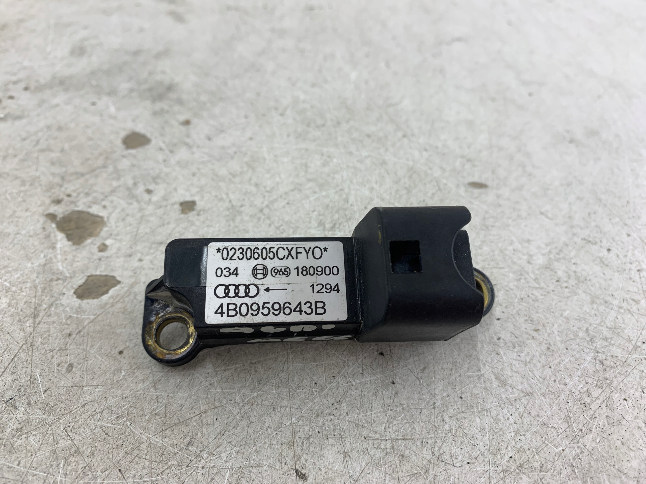AUDI A6 C5 Capteur choc de choc 4B0959643B