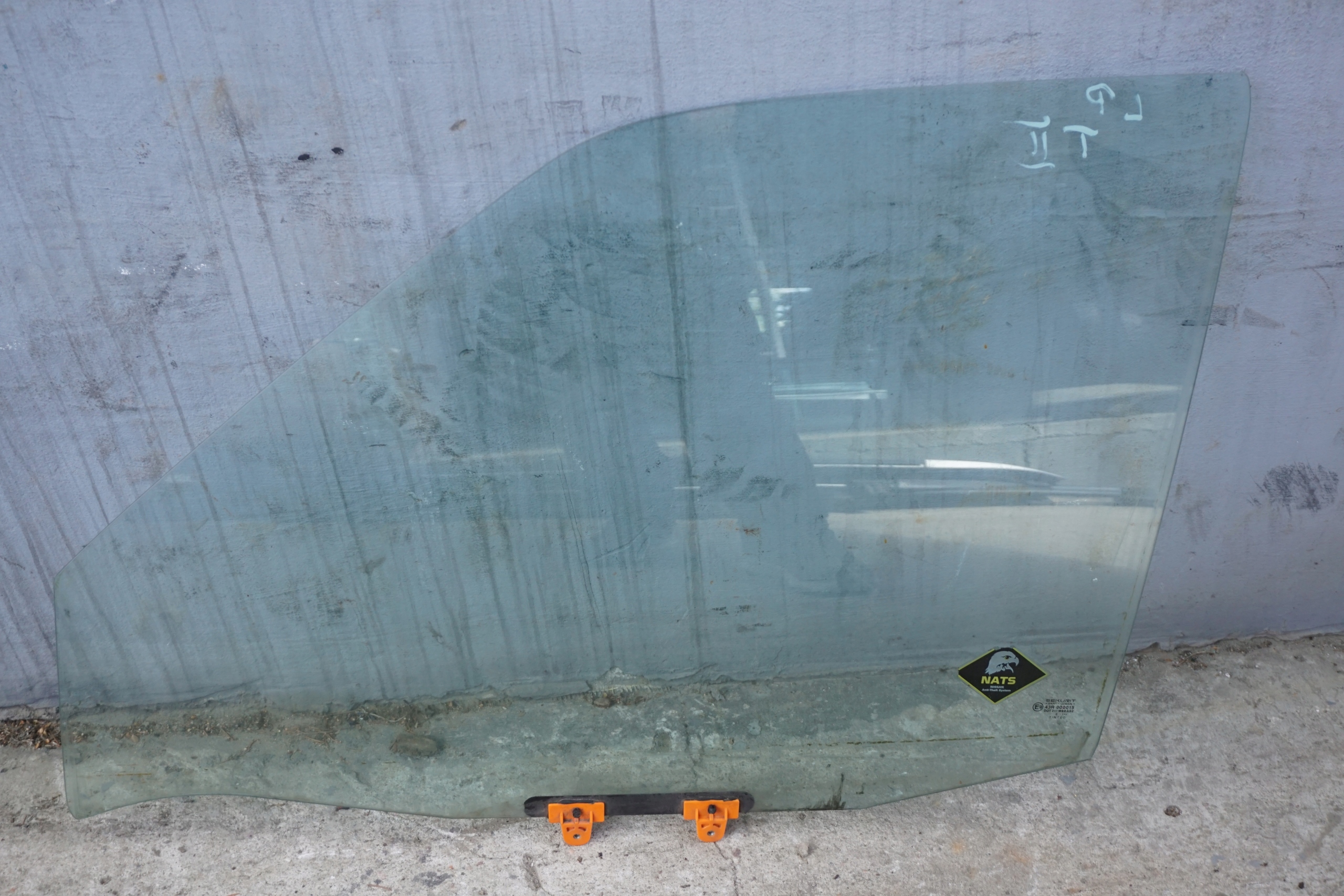 NISSAN TERRANO II SZYBA BOCZNA DRZWI LEWY PRZÓD LEWA PRZEDNIA 93-04r