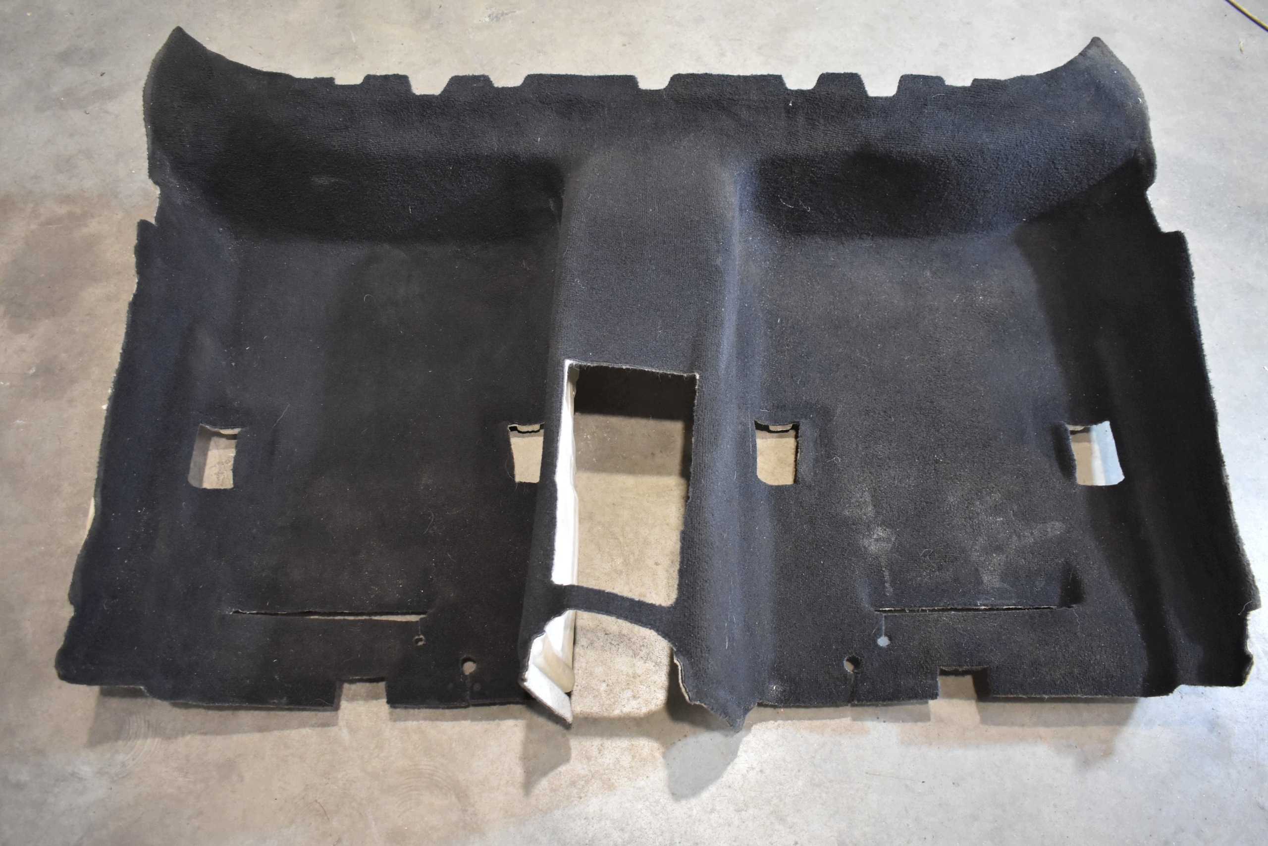 perfect condition carpet rear part rear MERCEDES W214 1