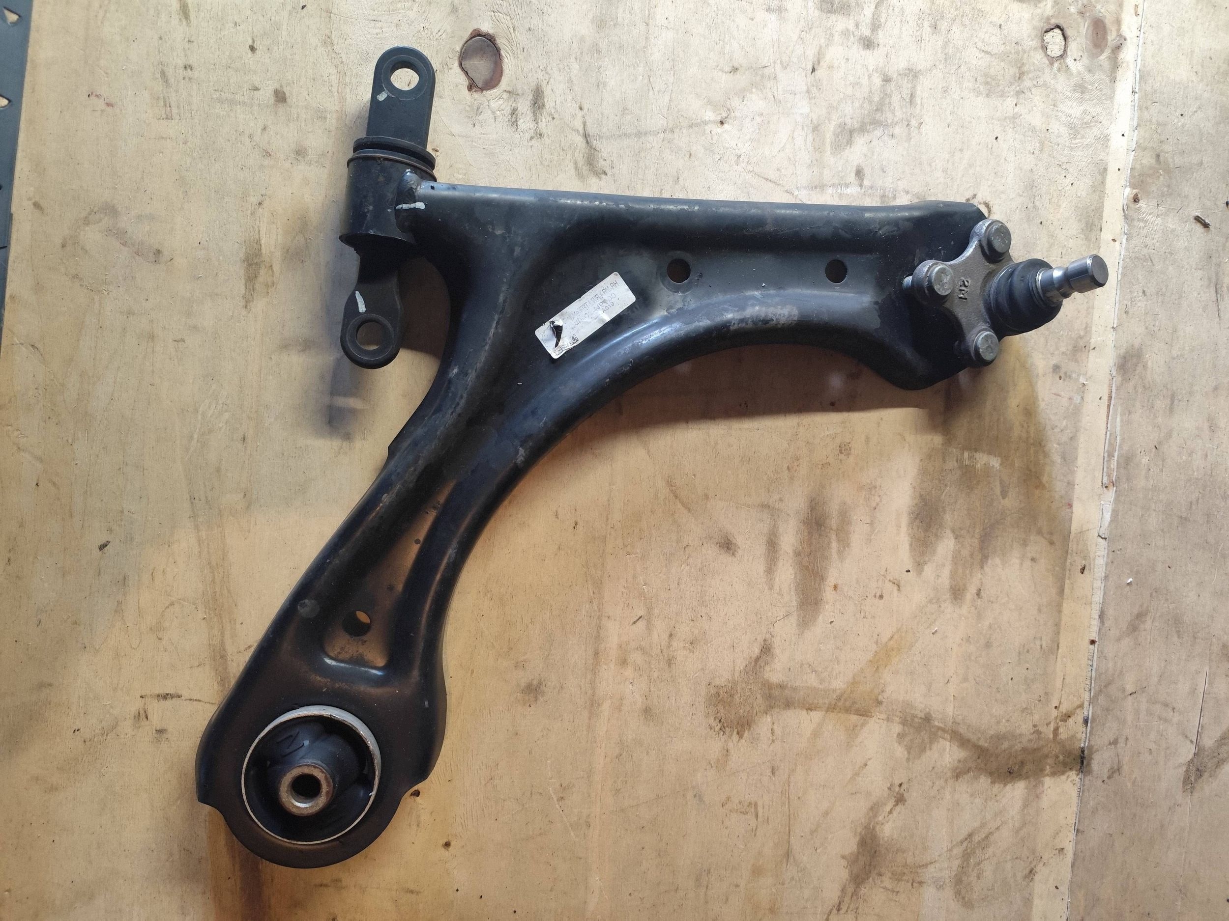 HYUNDAI TUCSON IV arm right