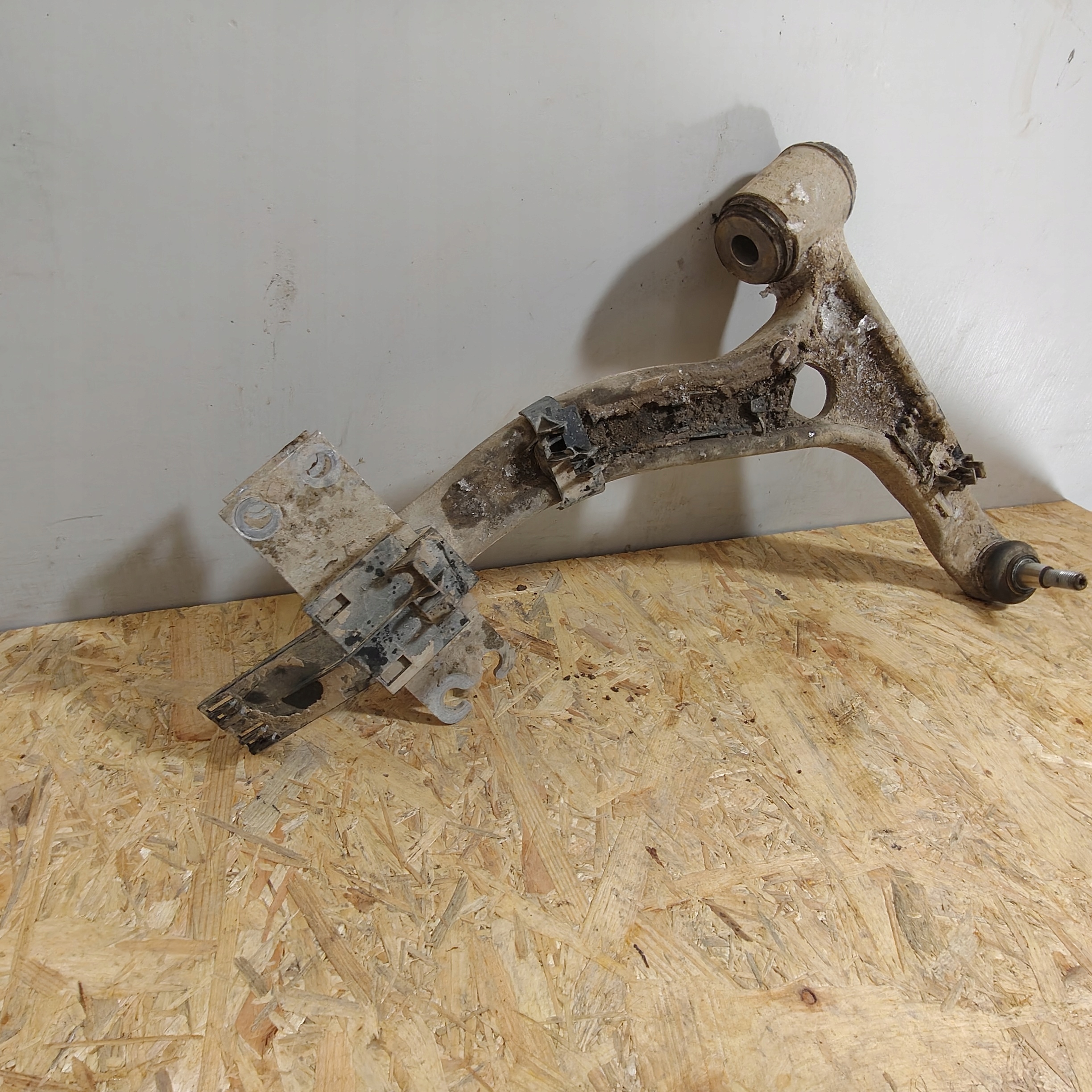 arm front right front MERCEDES CLA W 117