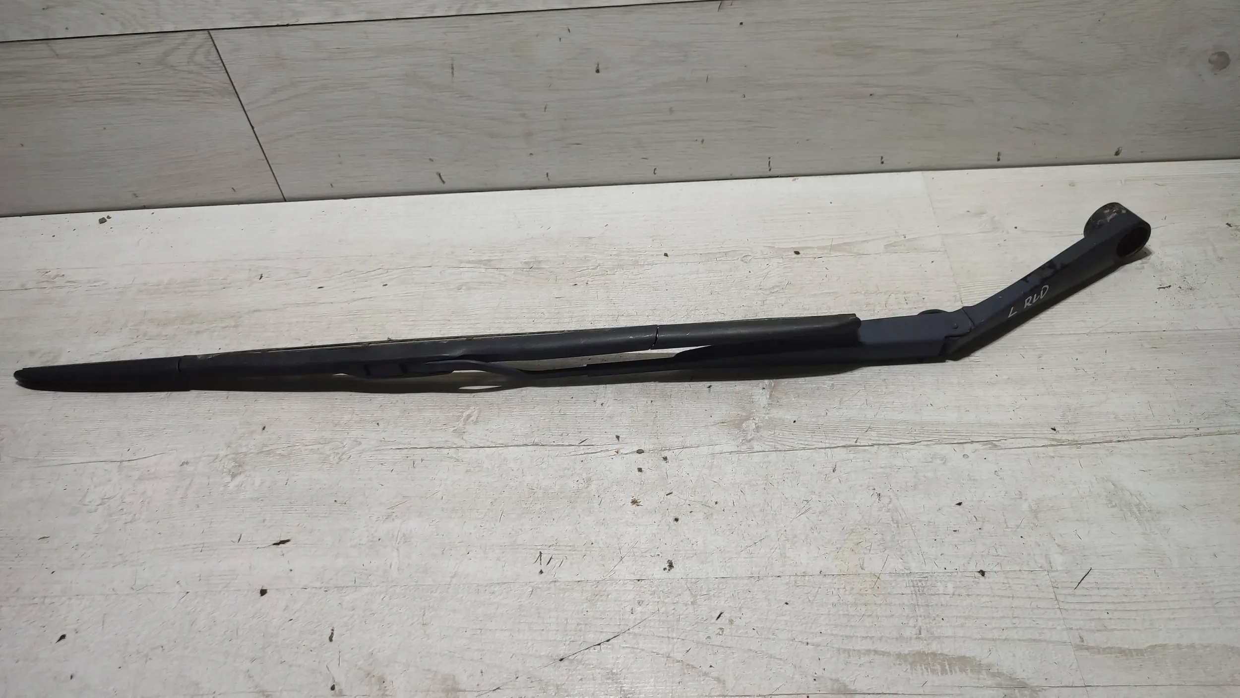 KIA Rio IV 18r front side left wiper arm windows