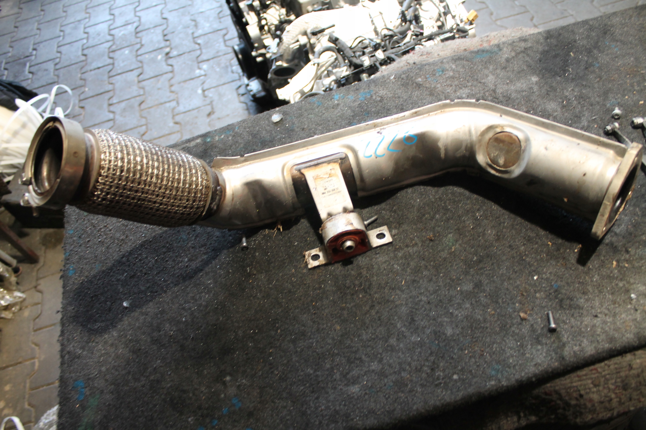 2226. pipe exhaust AUDI 80A253350CE