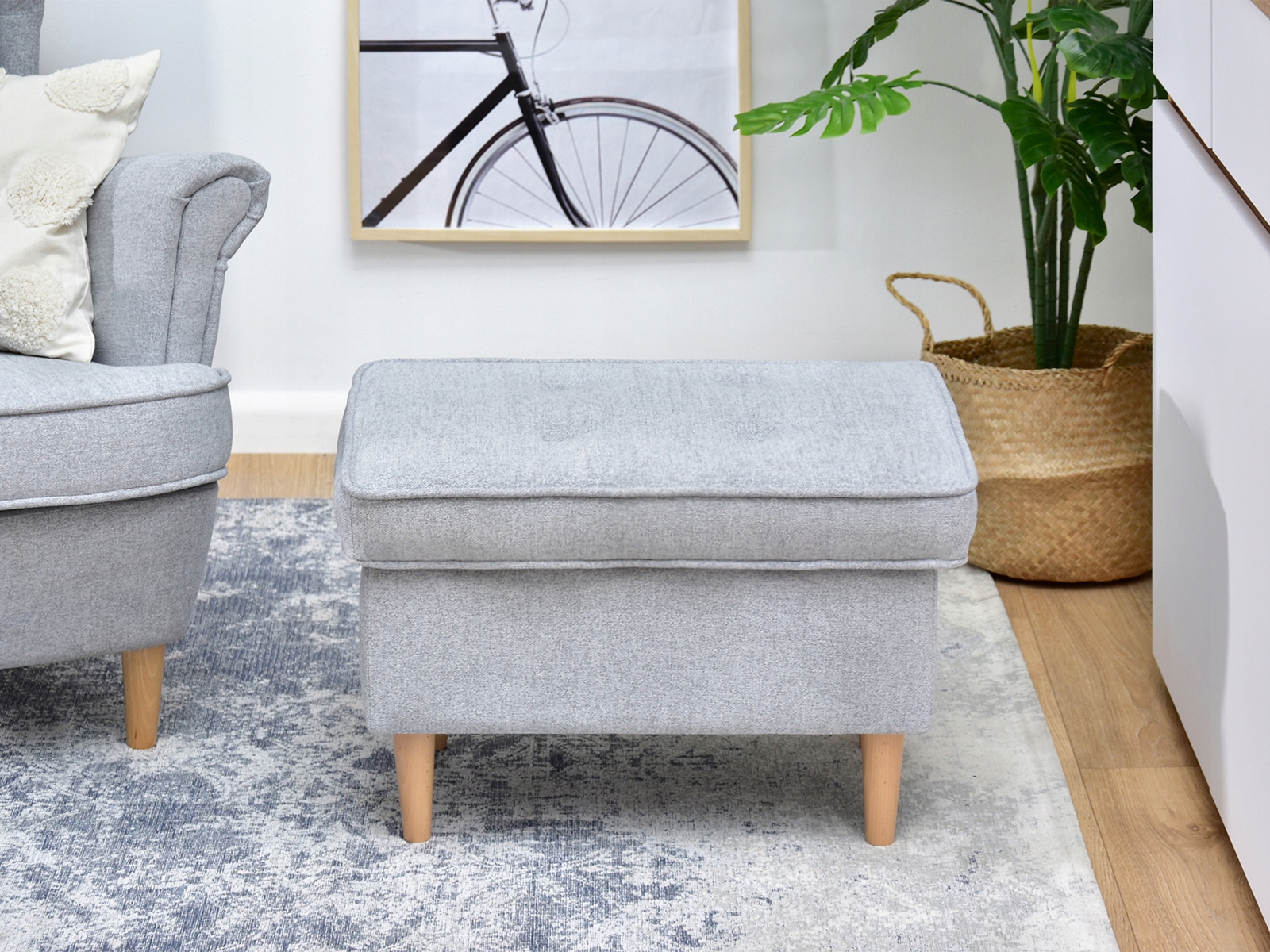 SKANDYNAWSKI PODNÓŻEK DO POKOJU MALMO JASNY SZARY Kształt prostokąt