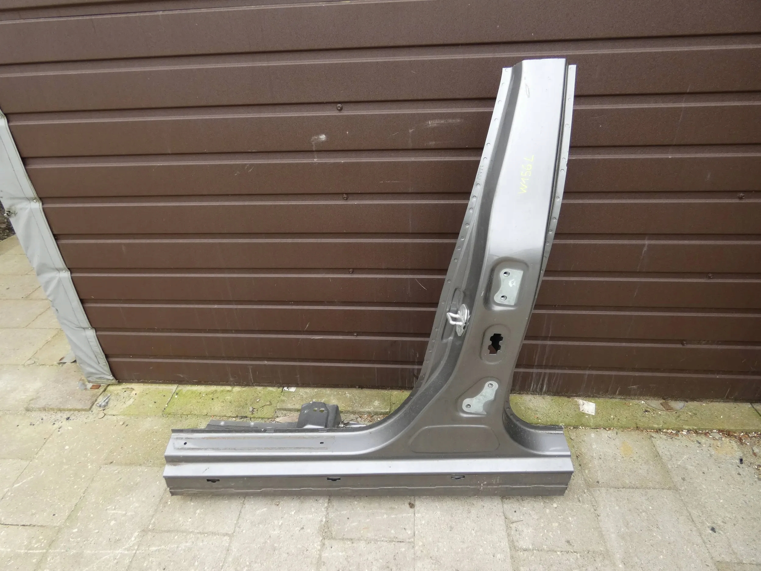 MERCEDES GLA W156 pillar left central quarter