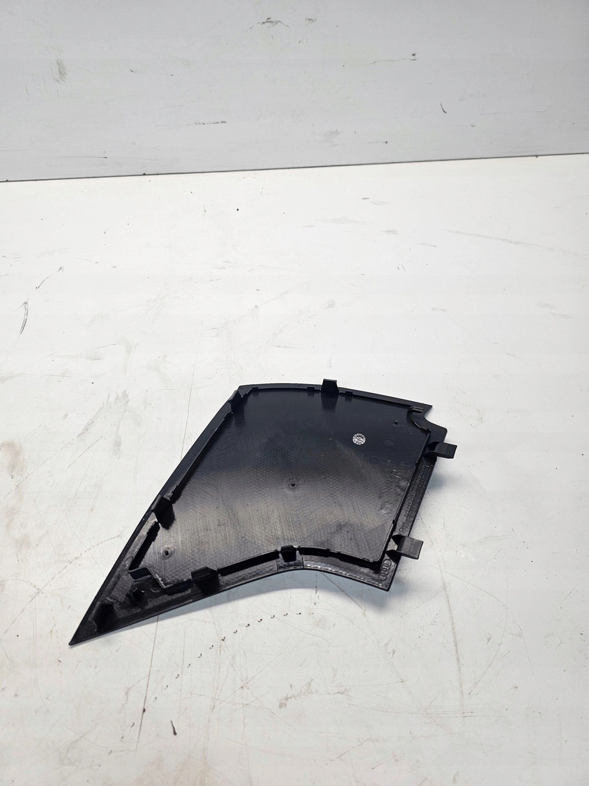 krycí repráku pravá AUDI A3 8V 8V3035410