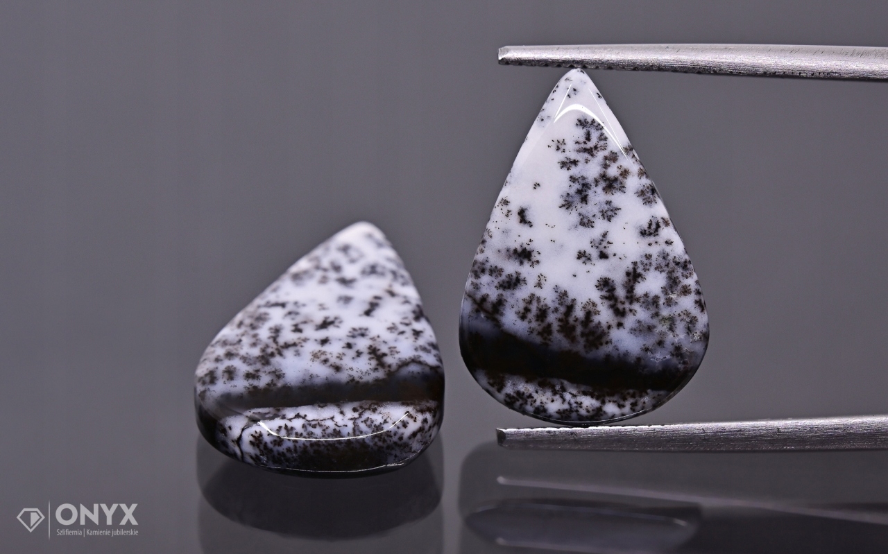 Dendritový achát z Turecka konvexní mělký Pár slza