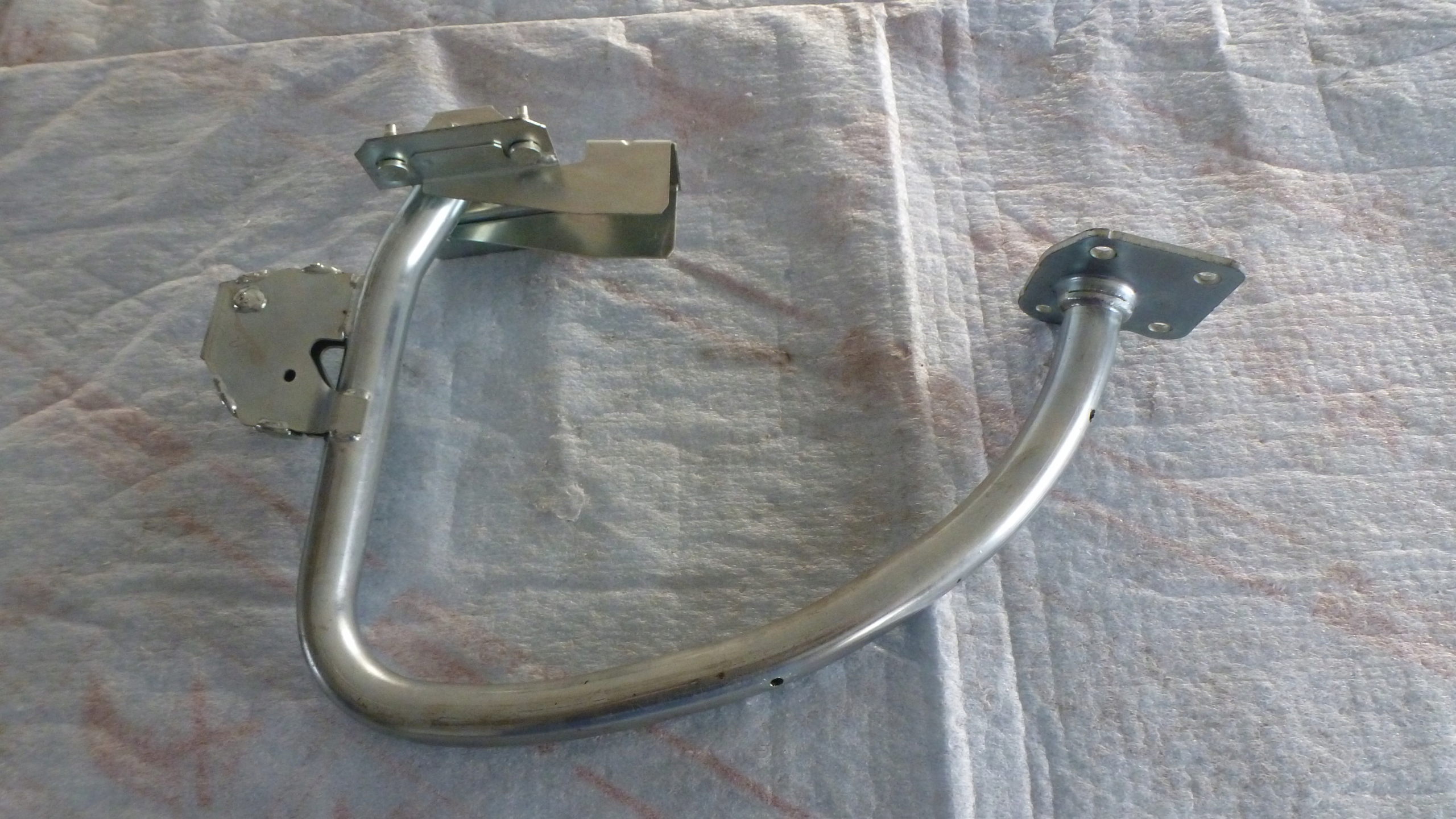 11111112222222 - MASERATI QUATTROPORTE VI ПЕТЛЯ ЗАДНЕЙ ДВЕРИ