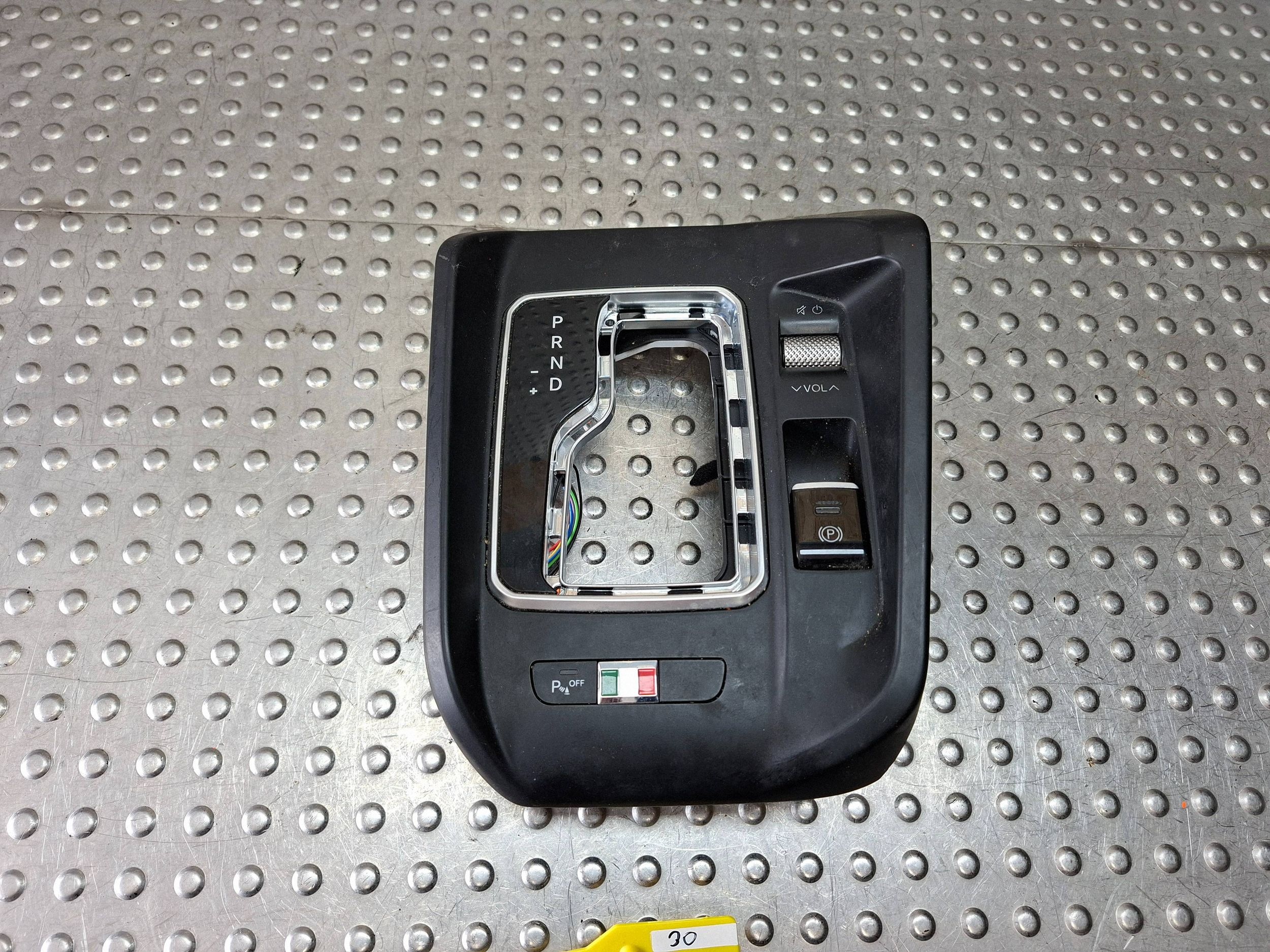 PANEL mitte Bremse Hand ALFA ROMEO TONALE 22
