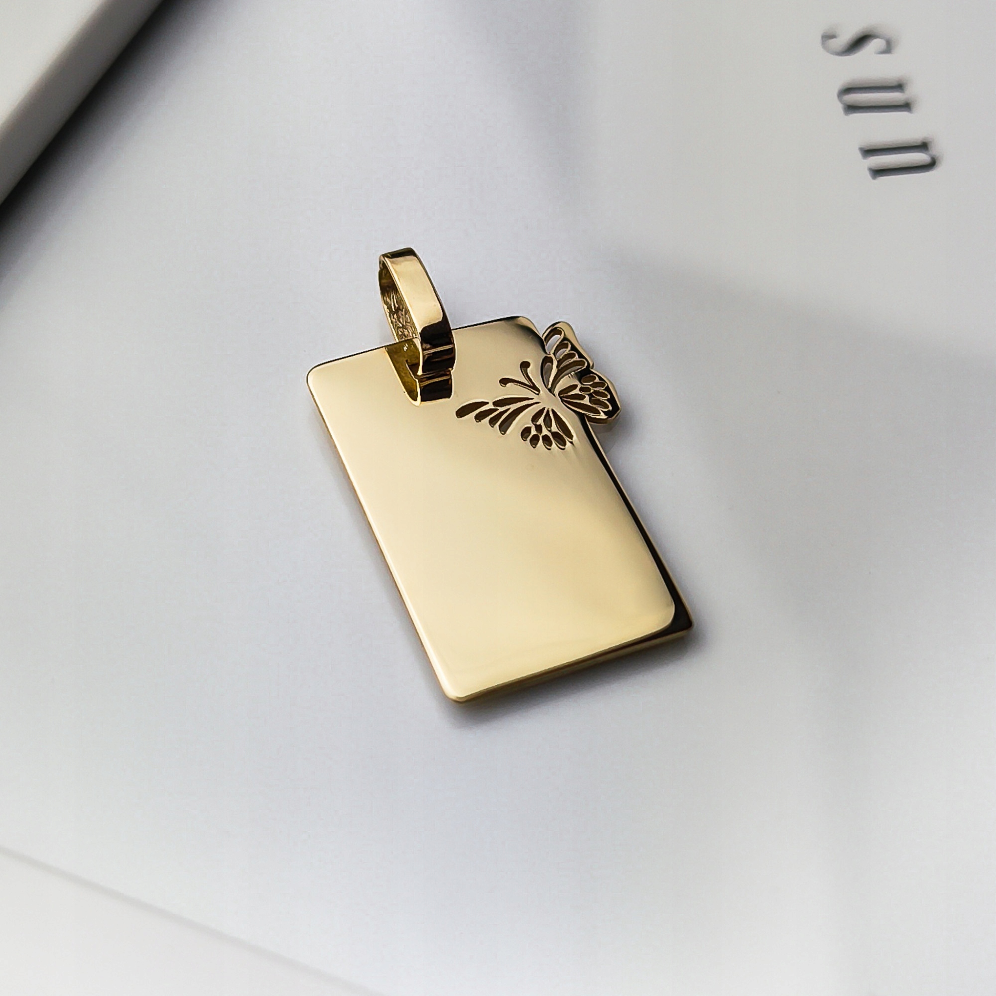 Zlatý přívěsek s motýlkem možnost provedení gravírování pr. 585