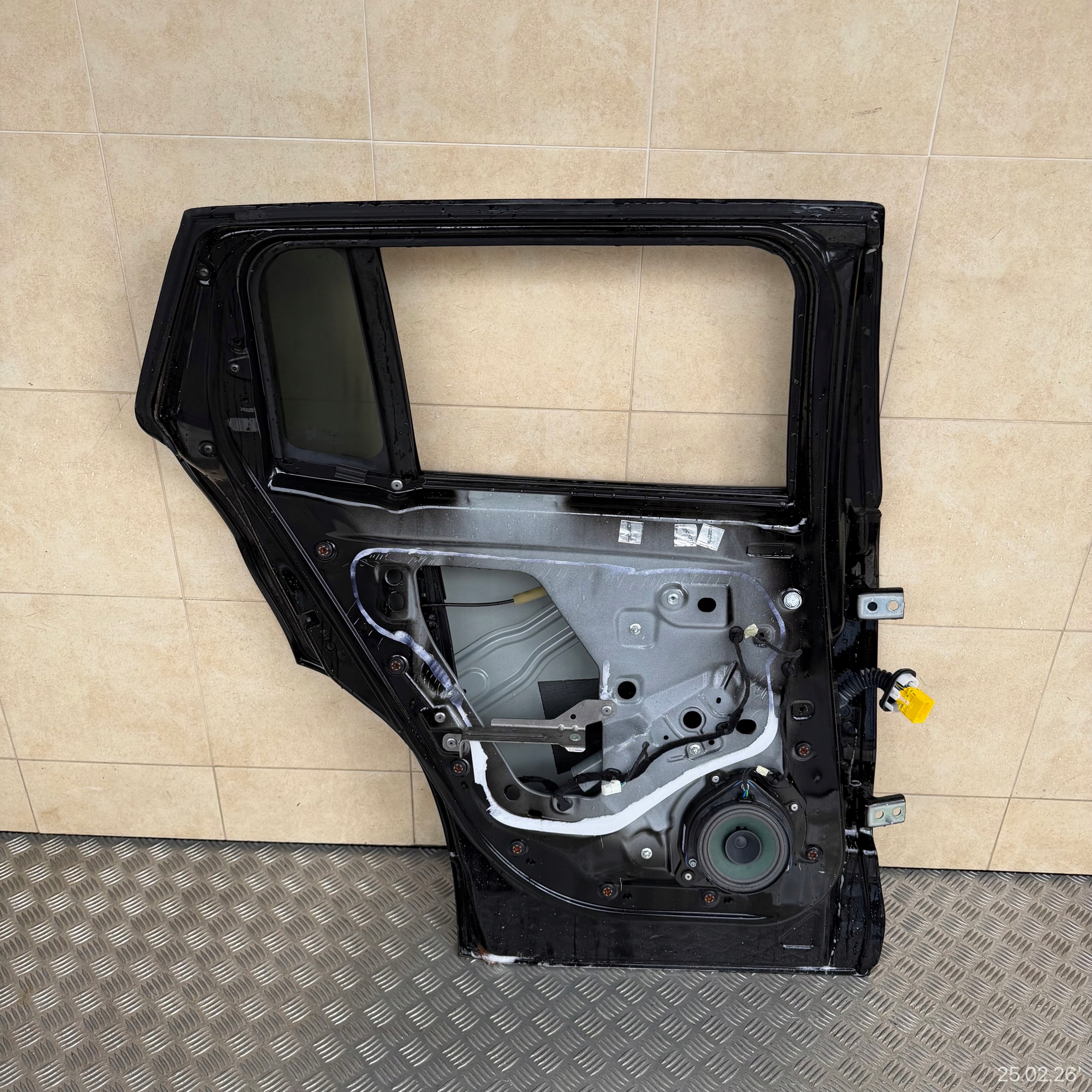 door complete rear. left JEEP AVENGER 2024 year