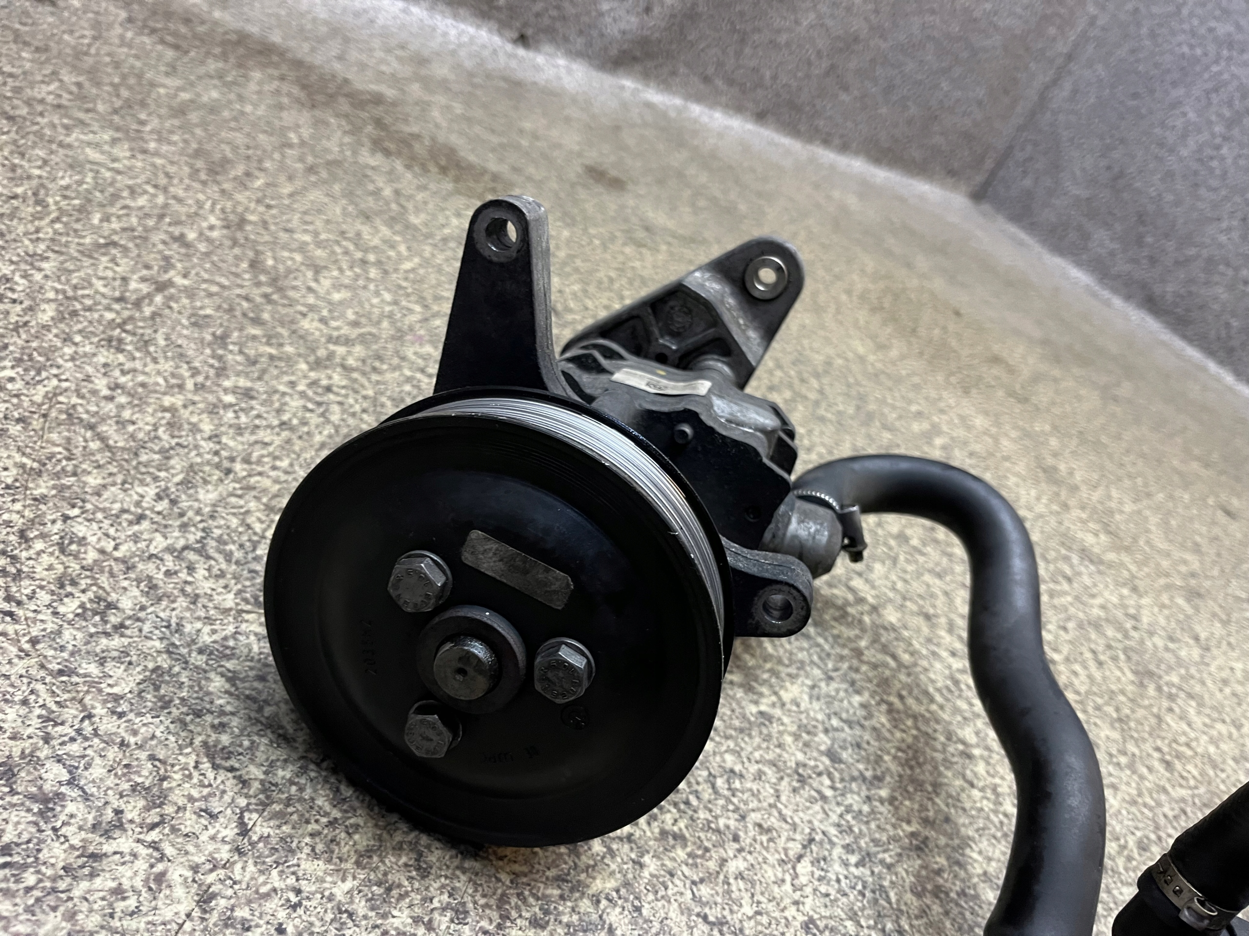 насос гур бачок BMW X6 E71 40d 3.0 d N57 135 bar