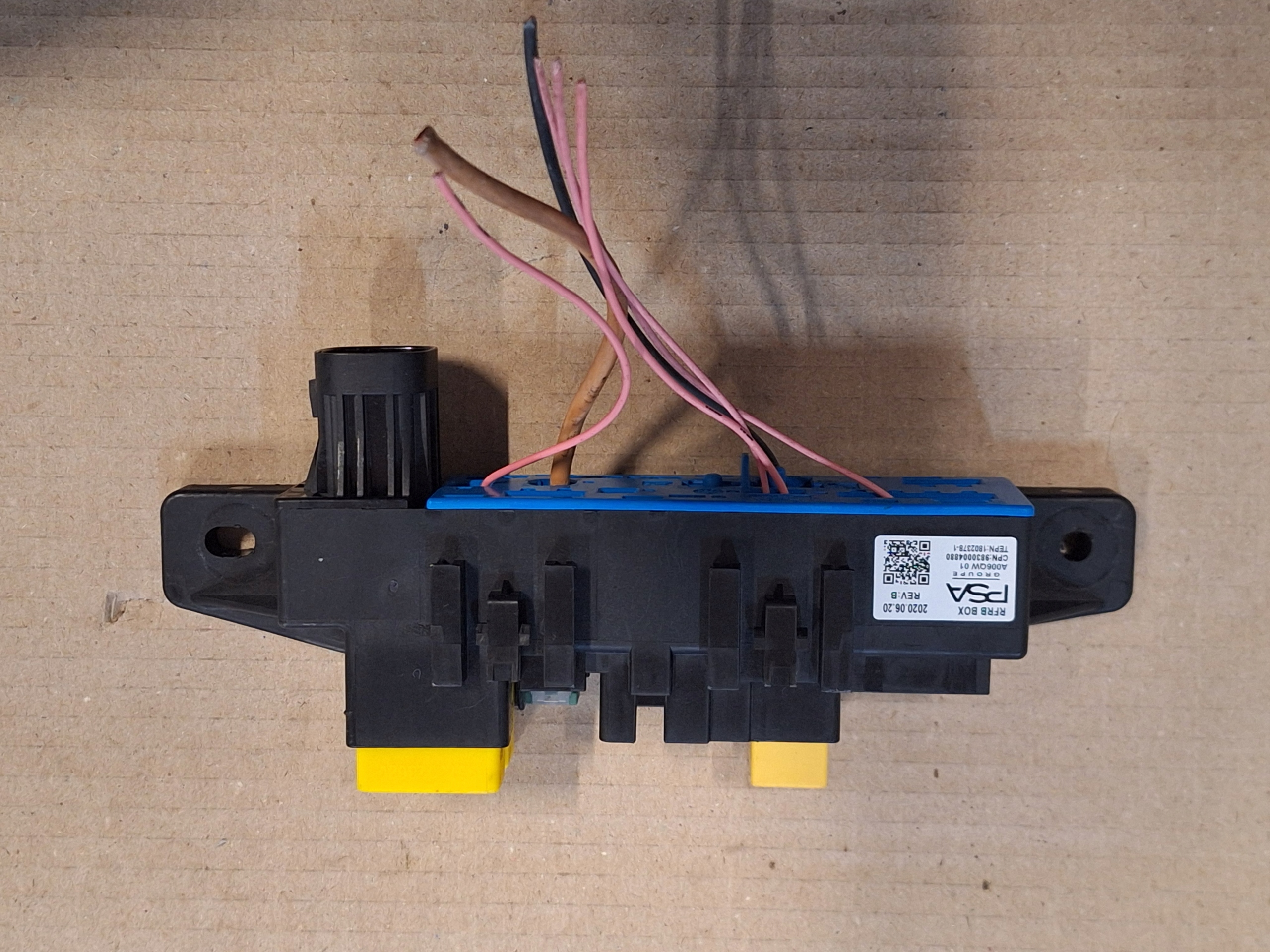 MODUŁ BEZPIECZNIKI CITROEN PEUGEOT 9830004880