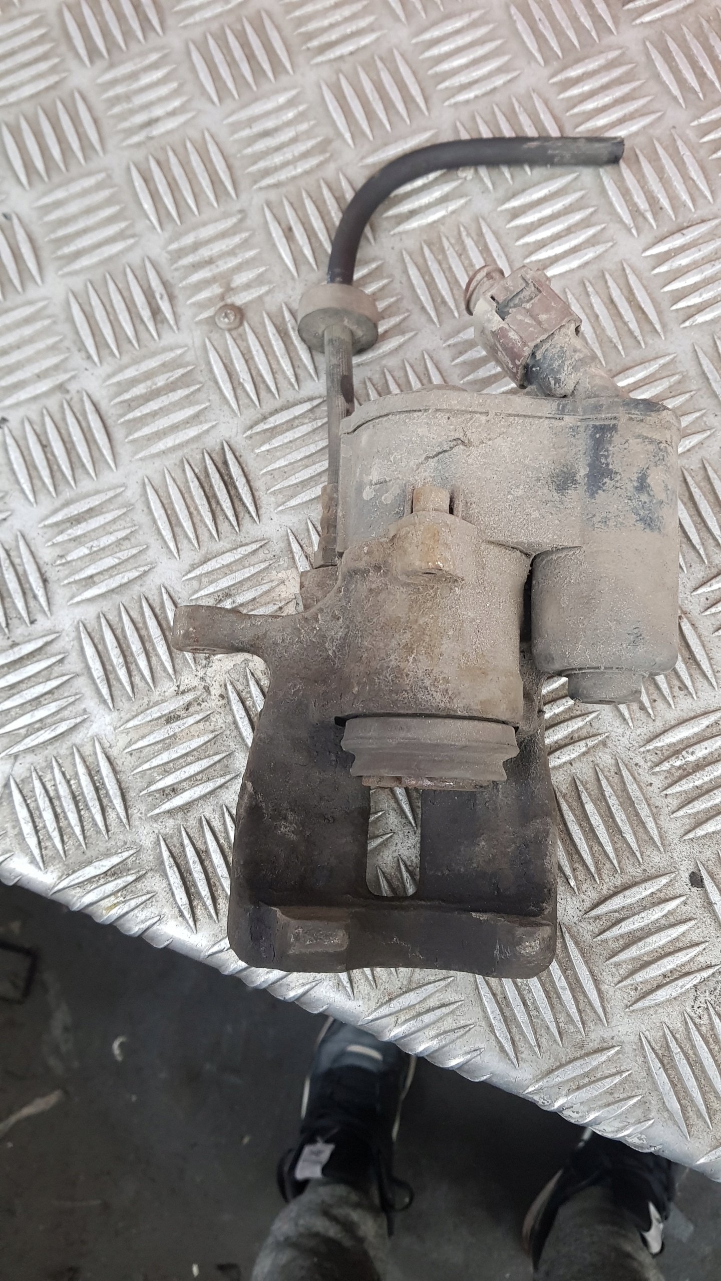 AUDI A6 C6 4F 3.0 TDI caliper brake rear part left mini motor electrical
