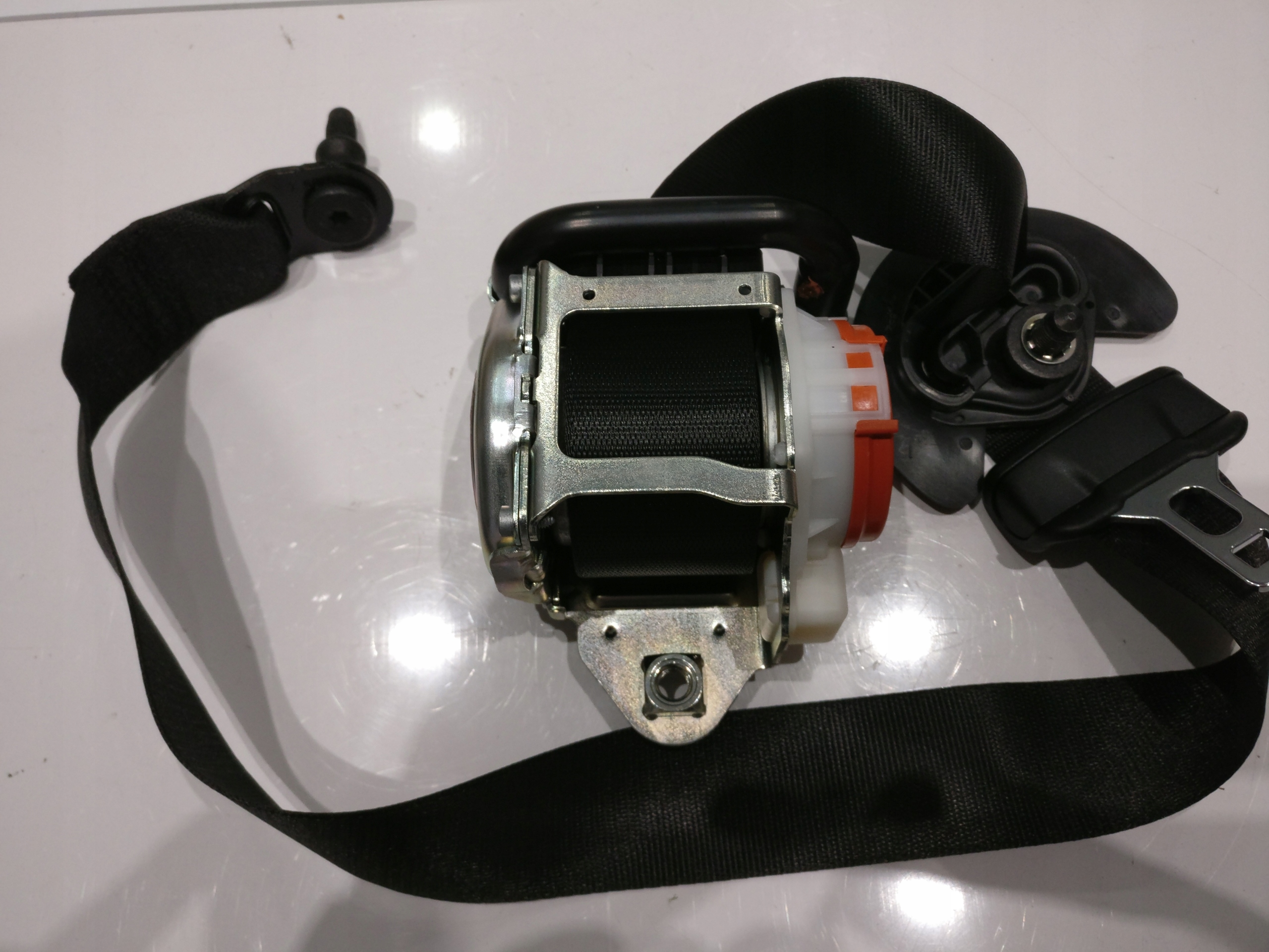 W1778600700 - MERCEDES CLA W118 X118 ремінь лівий передній передній ORG