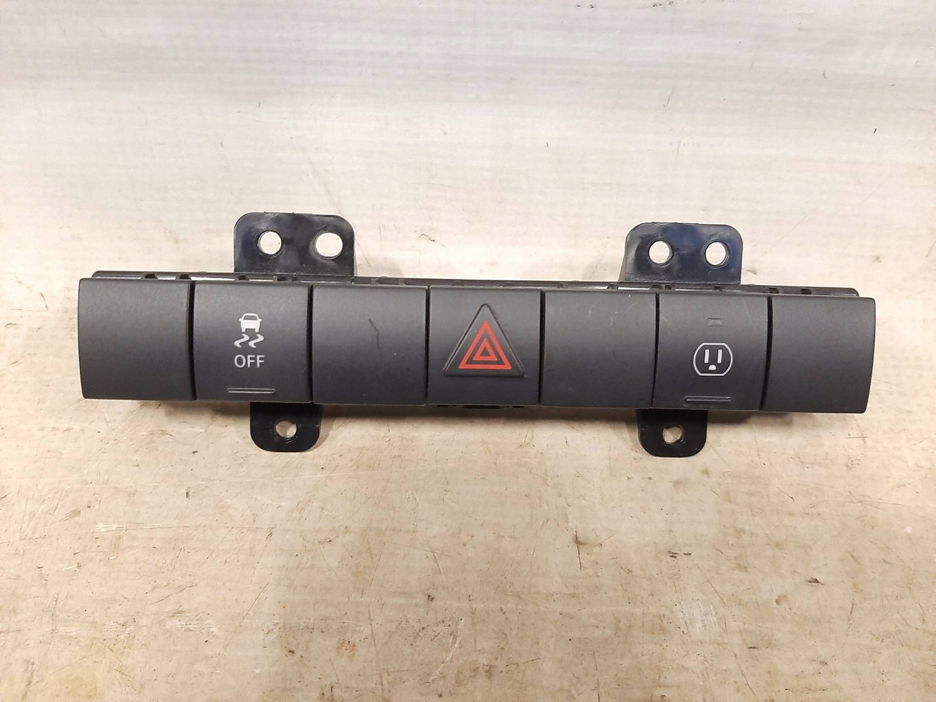 14261 - Переключатель панель P56054280ab Jeep Wrangler JK