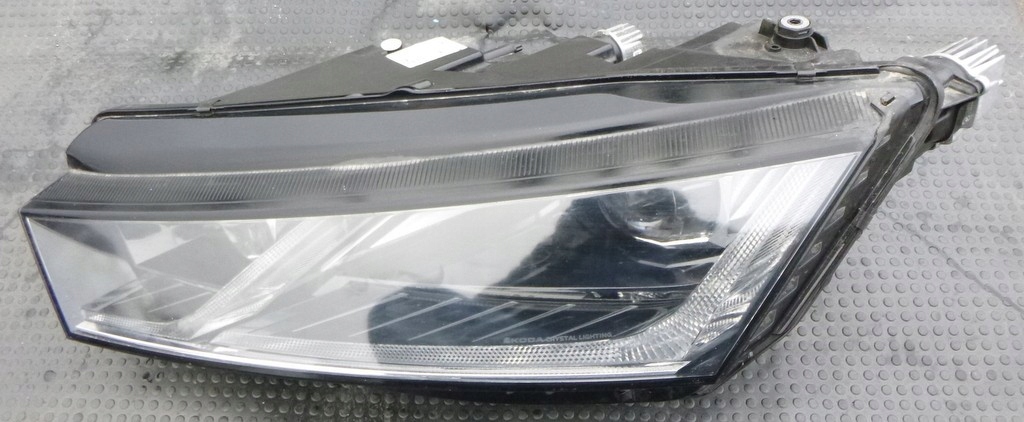 Skoda Octavia Reflektor Lewy 5E4941015A