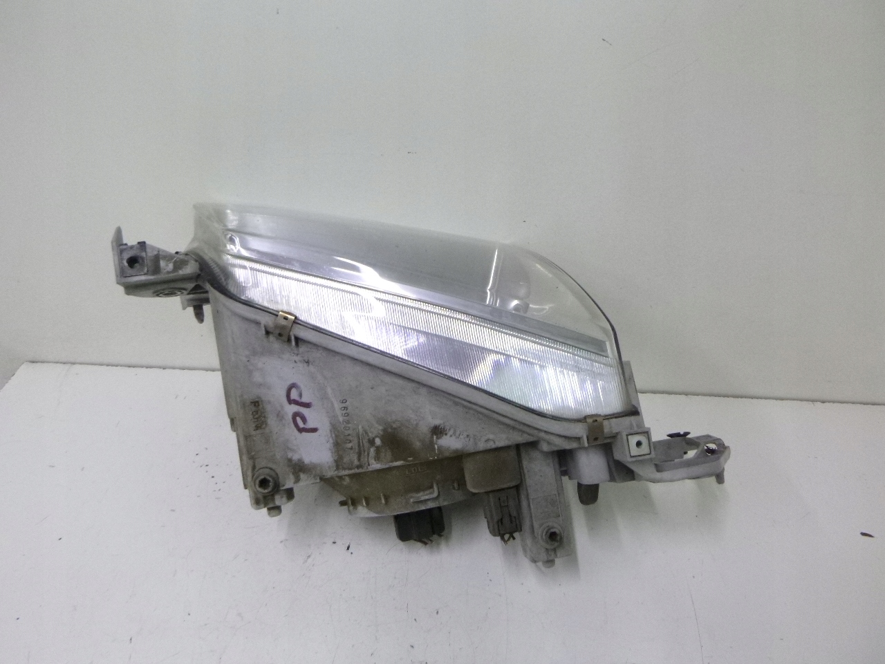 light front Mazda 323 BJ 2000 r.
