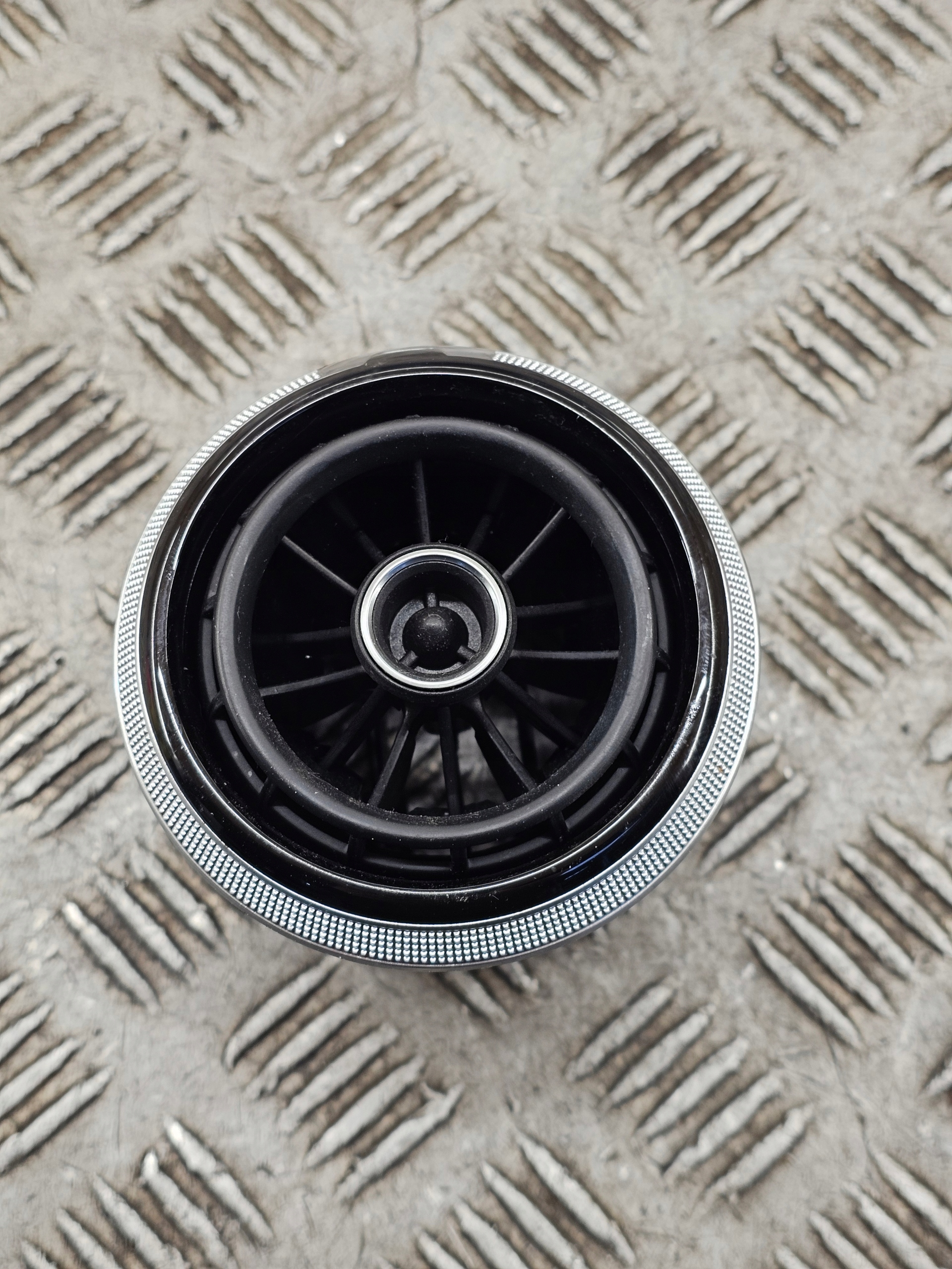 AUDI A3 8V rešetka rešetka ventilacije armature 8V0820901A