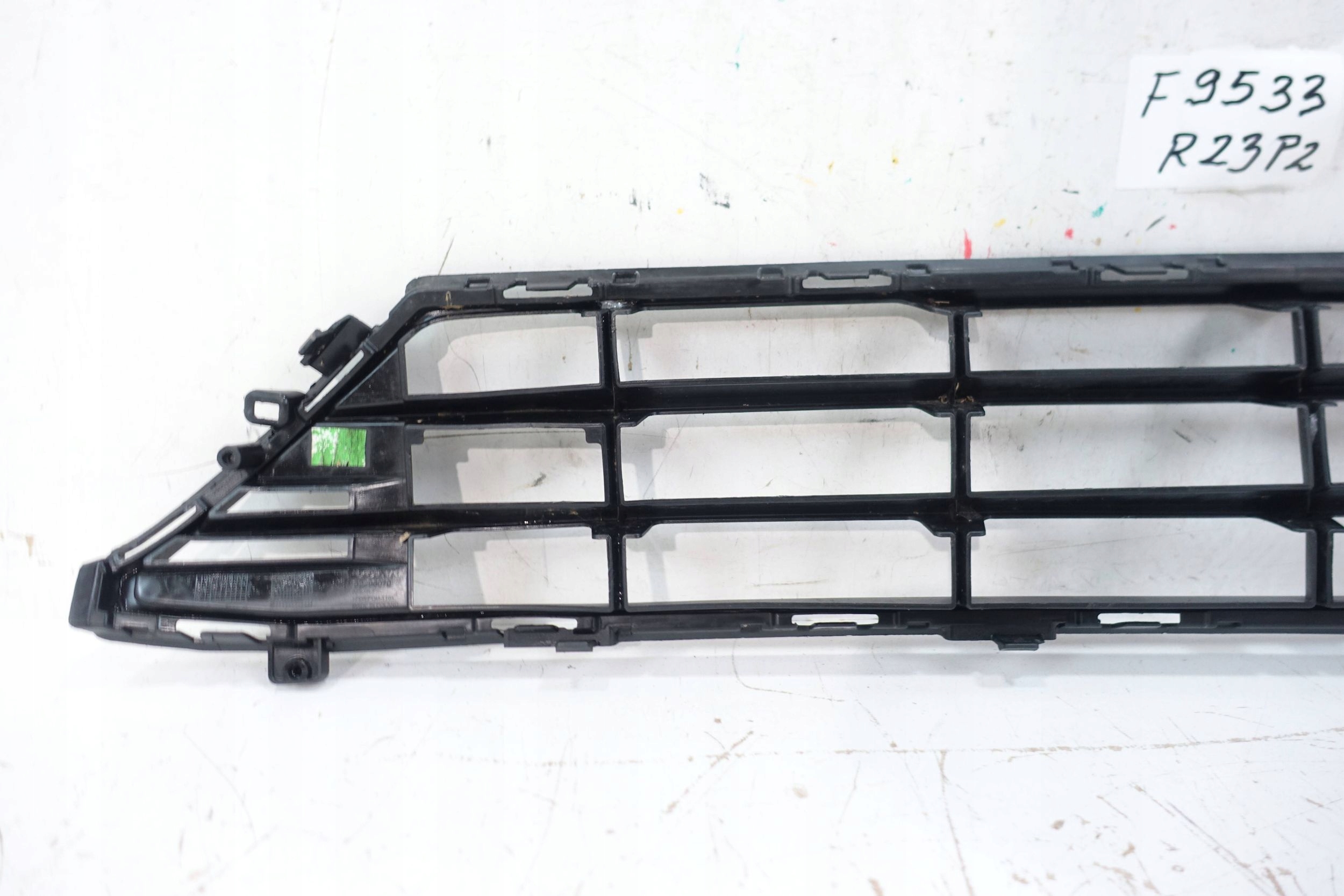 grille grid of a bumper front VOLVO XC60 II 2 2017- 32296070