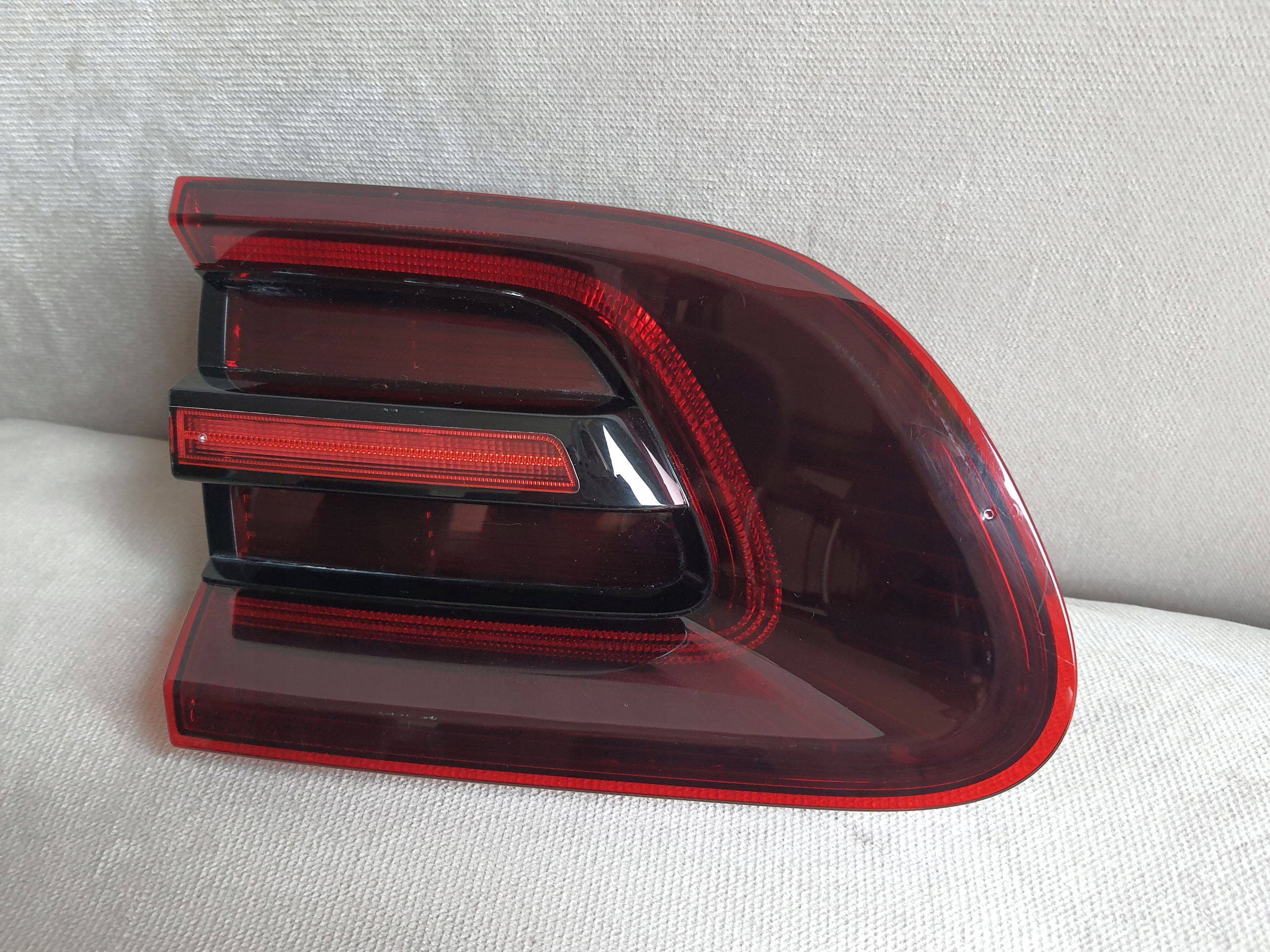 LAMPA LEWA TYŁ MACAN PORSCHE 95B945093 ŁADNA