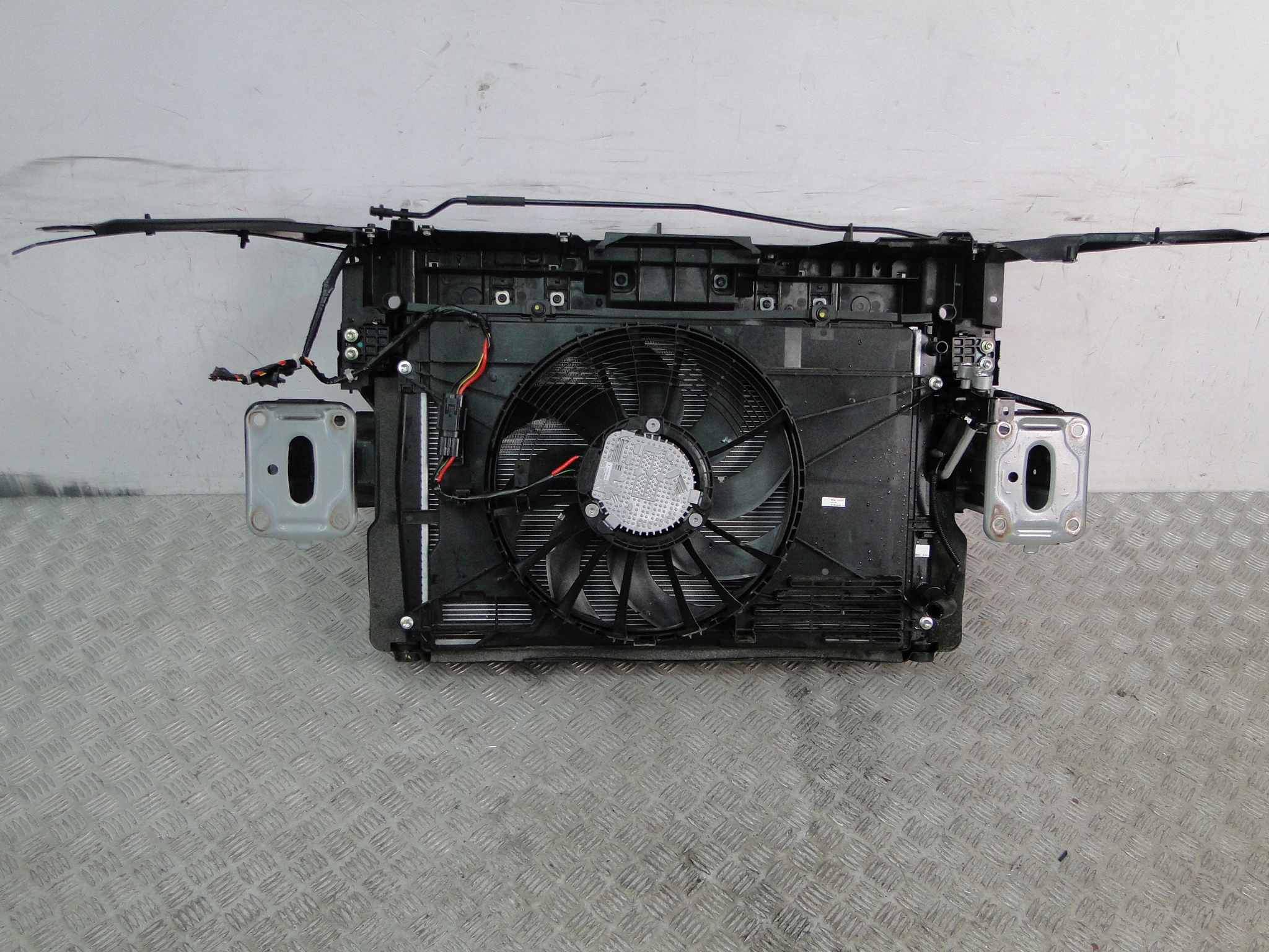 PAS PRZEDNI BELKA CHŁODNICE MAZDA MX30 MX-30 2021R Numer katalogowy części MH0115025 R41557234 MH010161