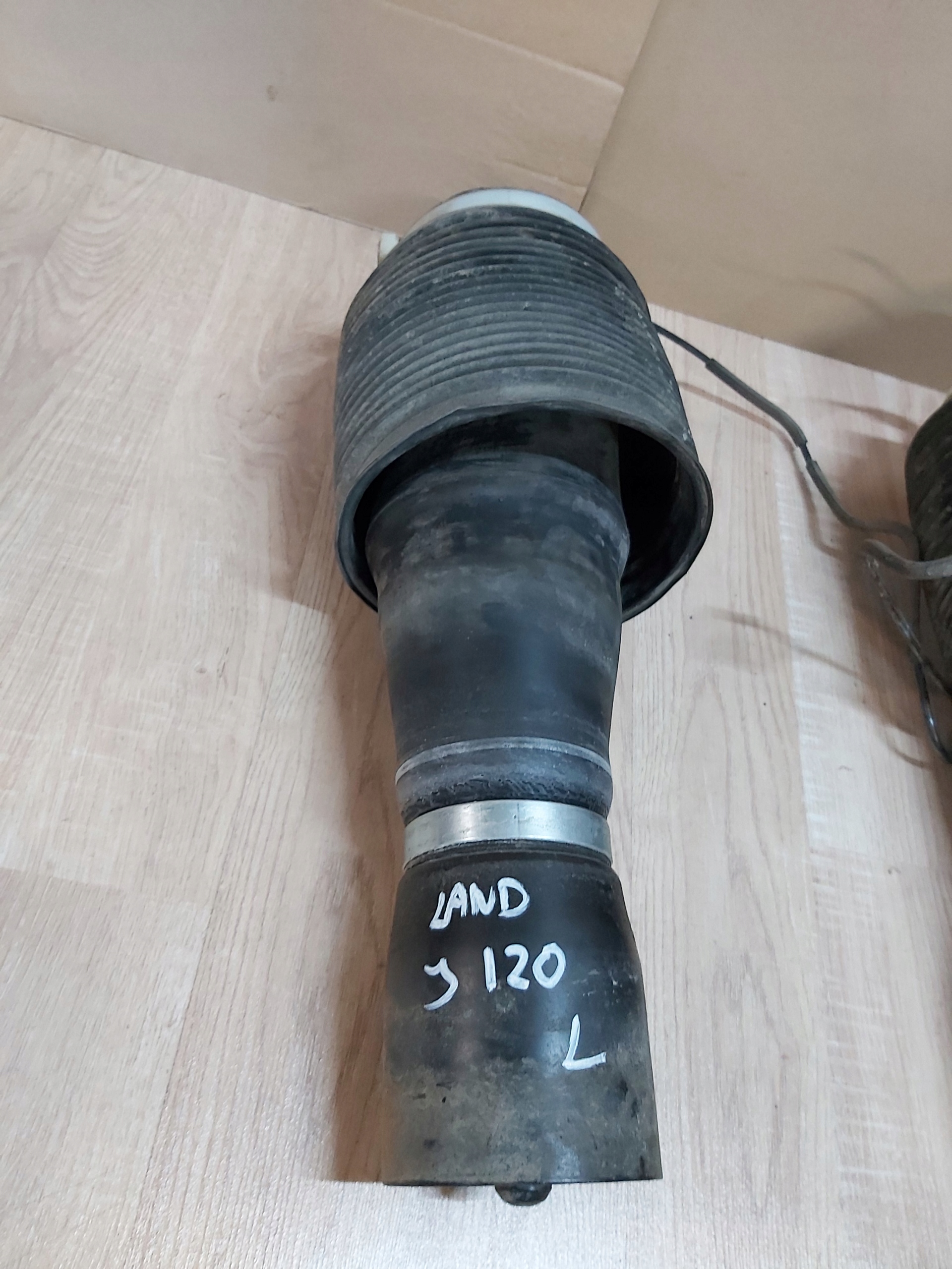 J120 - Toyota Land Cruiser 120 сильфон подушка амортизатор