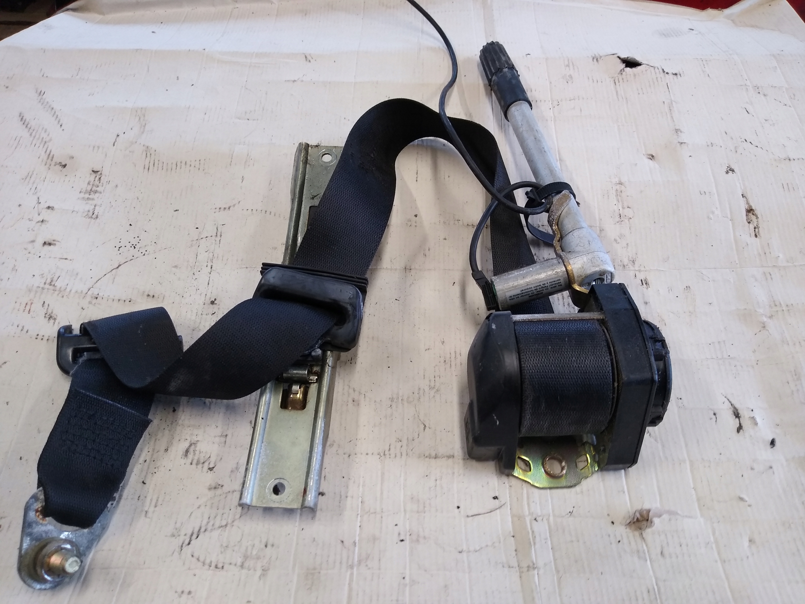 tension belt safety right front MERCEDES W124