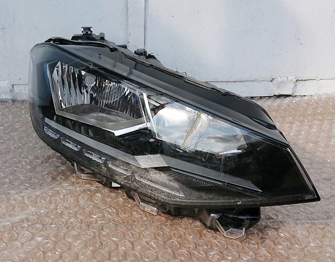 VW Golf 7 Sportsvan LIFT 14-18 Reflektor PRAWY