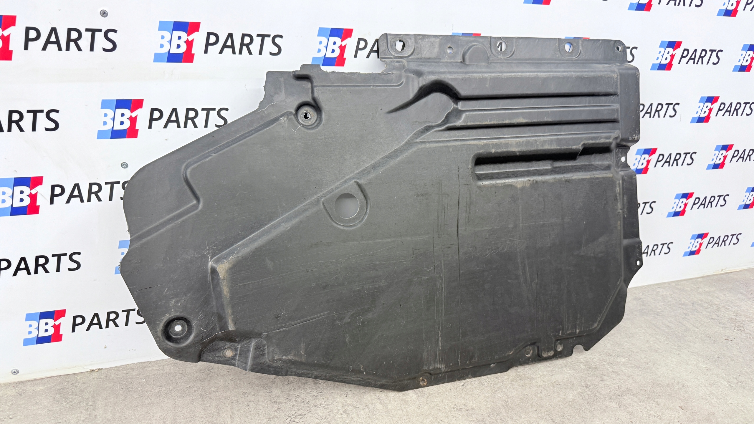 BMW E70 E71 X5 X6 cover cover chassis right 7158406