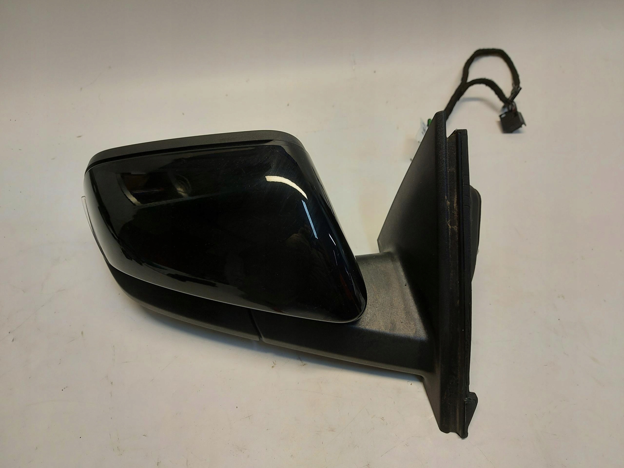 Ford Explorer VII R2KB, mirror right front R2KB-17682-FE