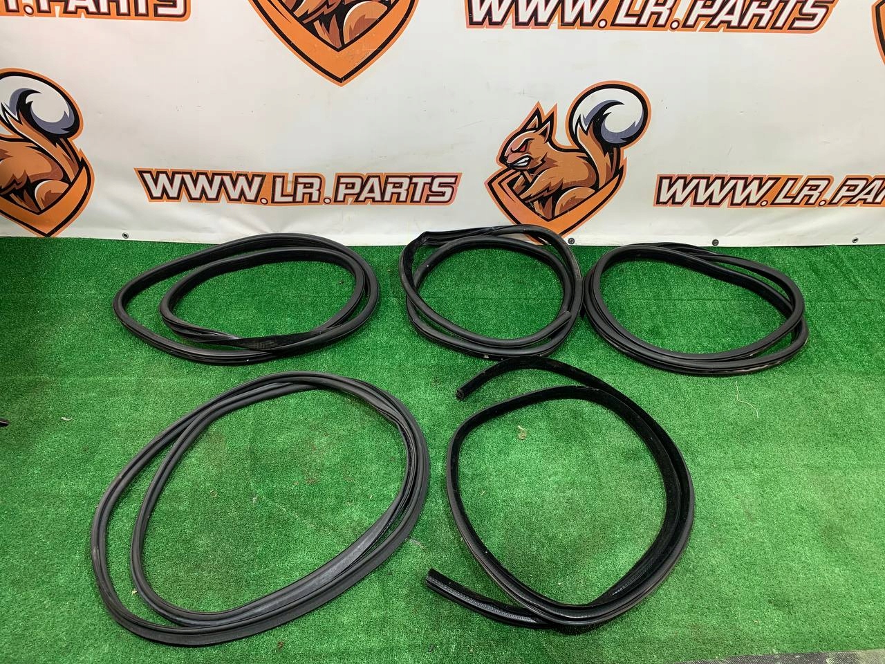 КОМПЛЕКТ УЩІЛЬНЮВАЧ ДВЕРІ 5 ST X761 Hk83-20708-AD