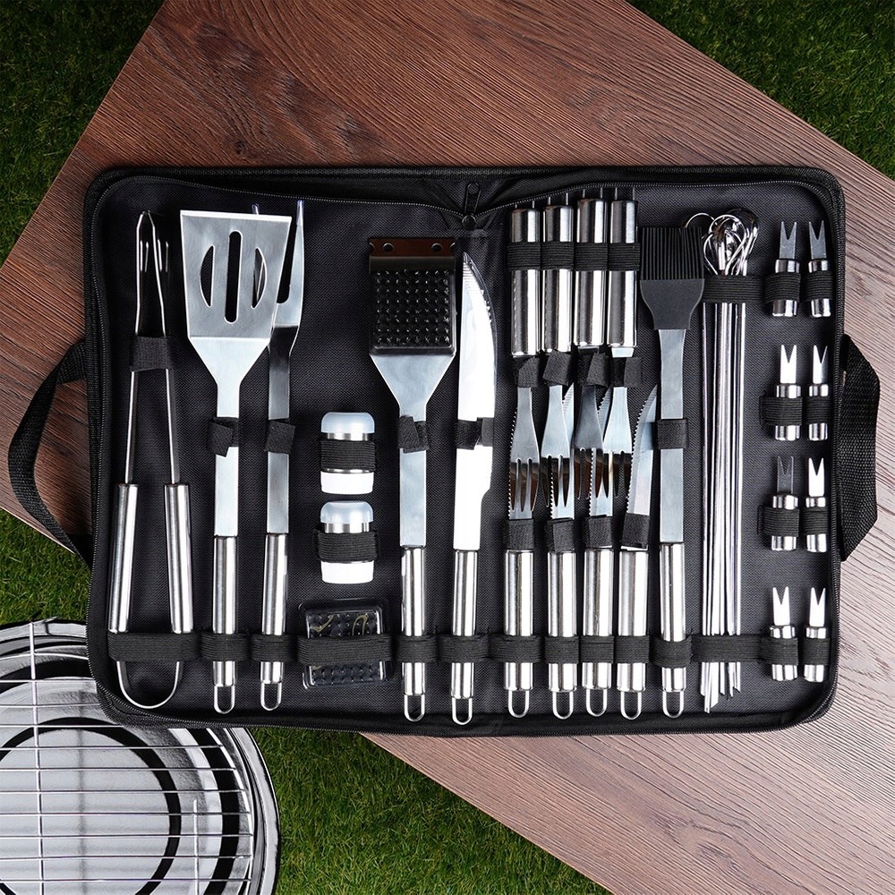 Sada grilovacího náčiní ocelová s pouzdro 33 ks.