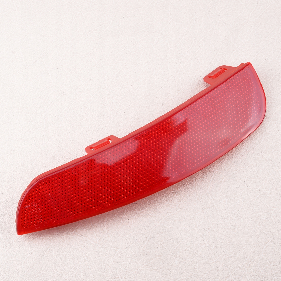 Tylne światło zderzaka do Volvo S40 V50 2008 Kolor czerwony