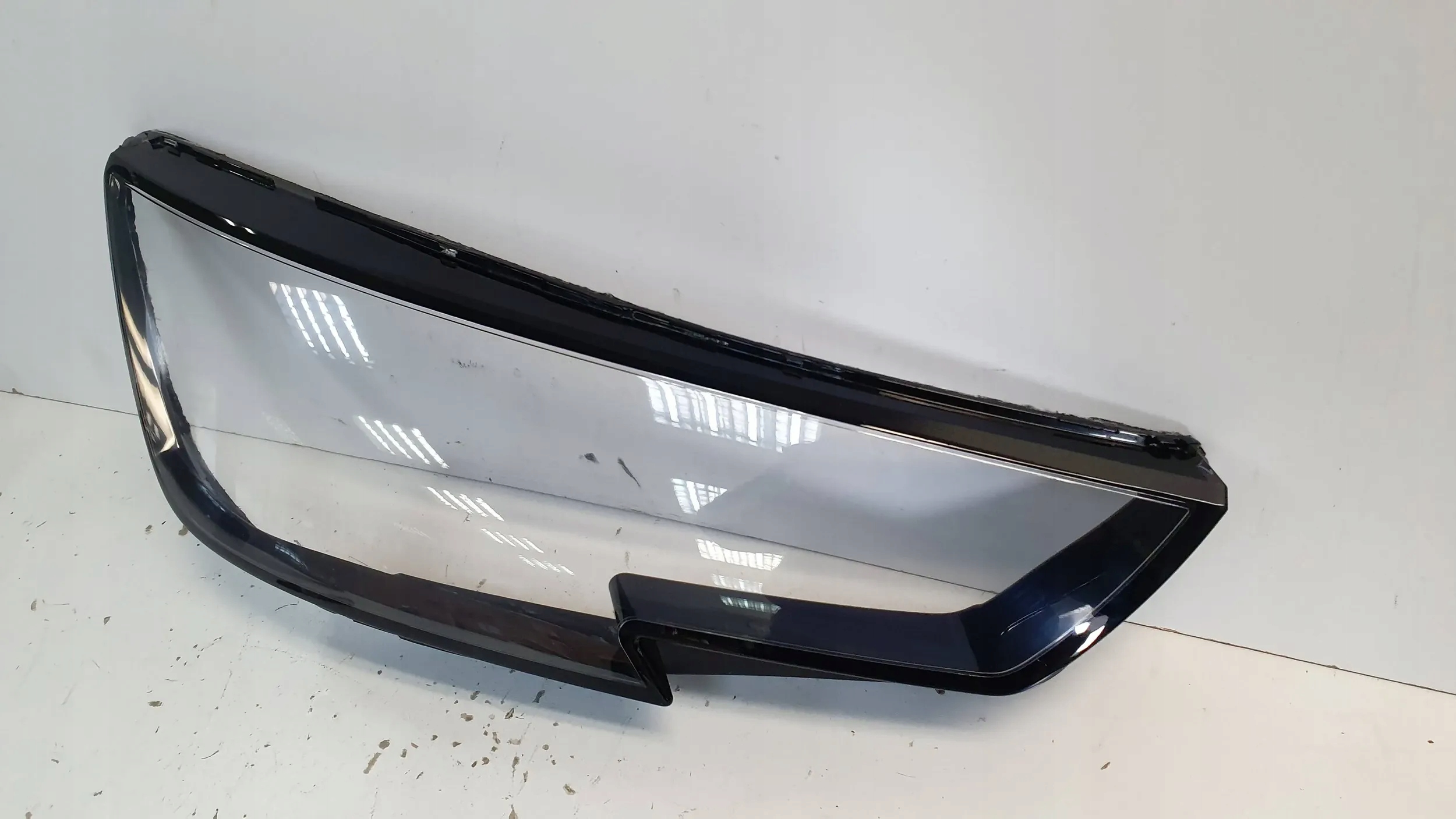 Klosz lights right Audi A4 B9 8W 15