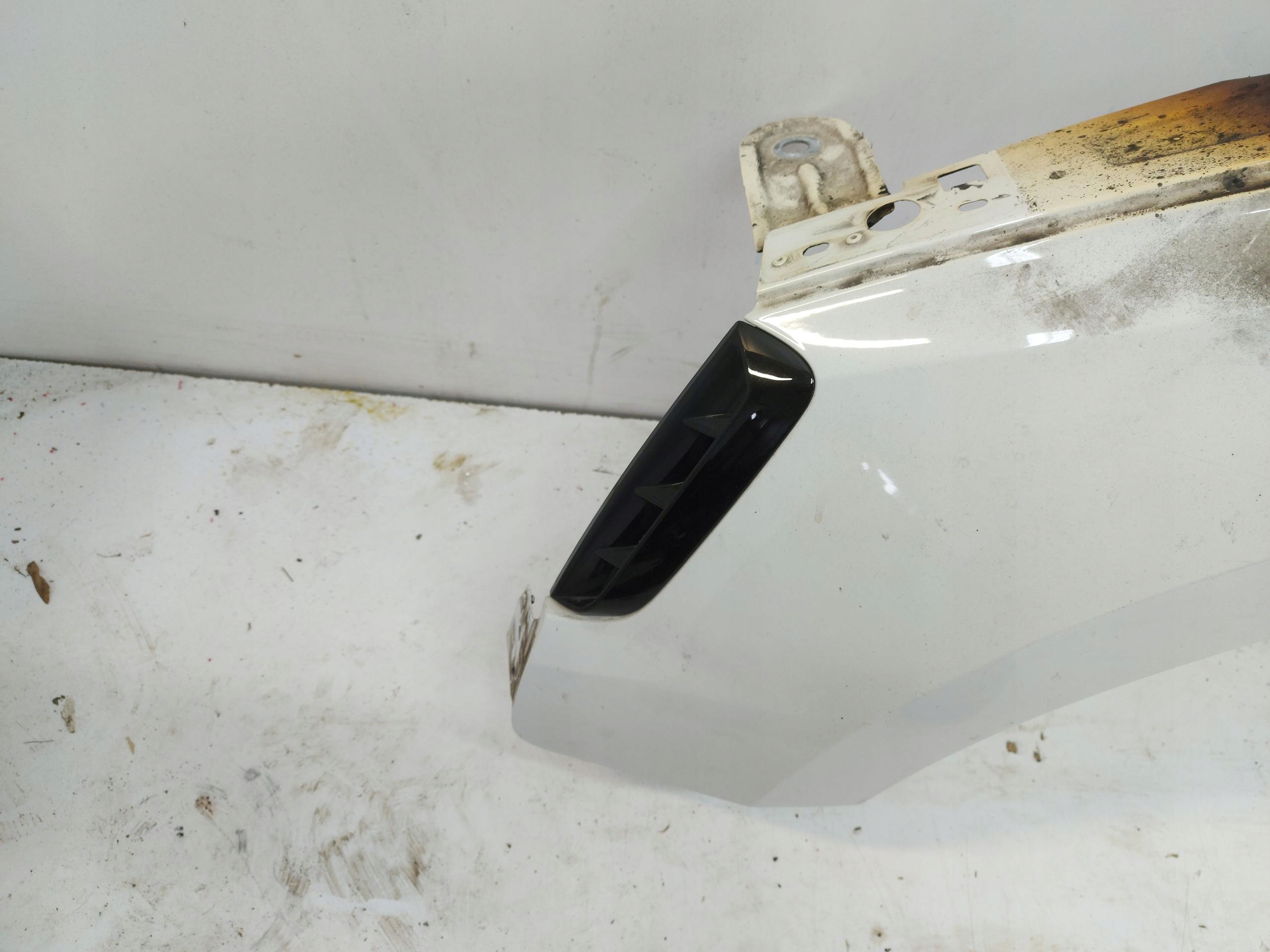 AUDI RS5 8W8 Błotnik przód lewy Producent części Audi OE