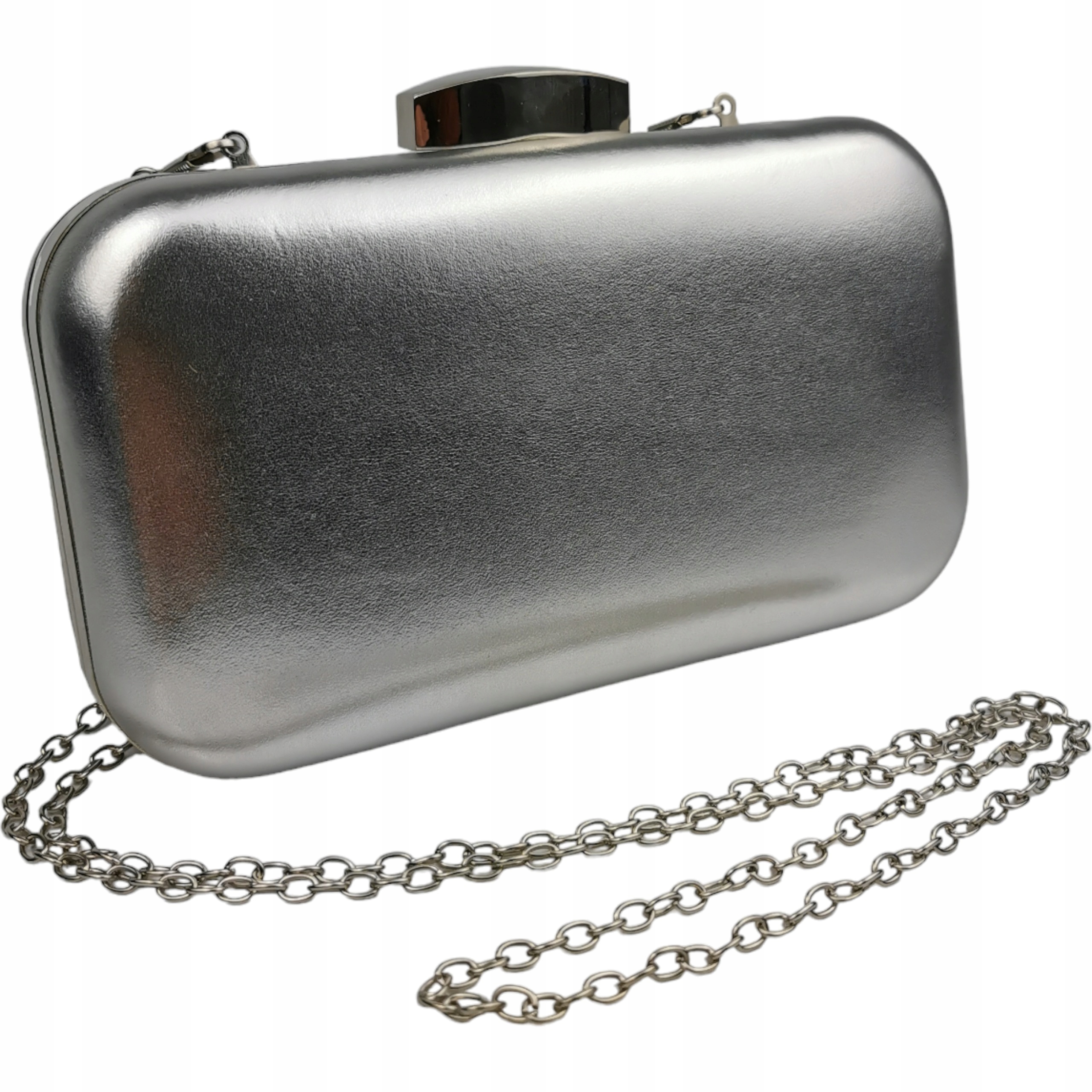 SREBRNA ELEGANCKA TOREBKA KOPERTÓWKA PUZDERKO NAŁAŃCUSZKU