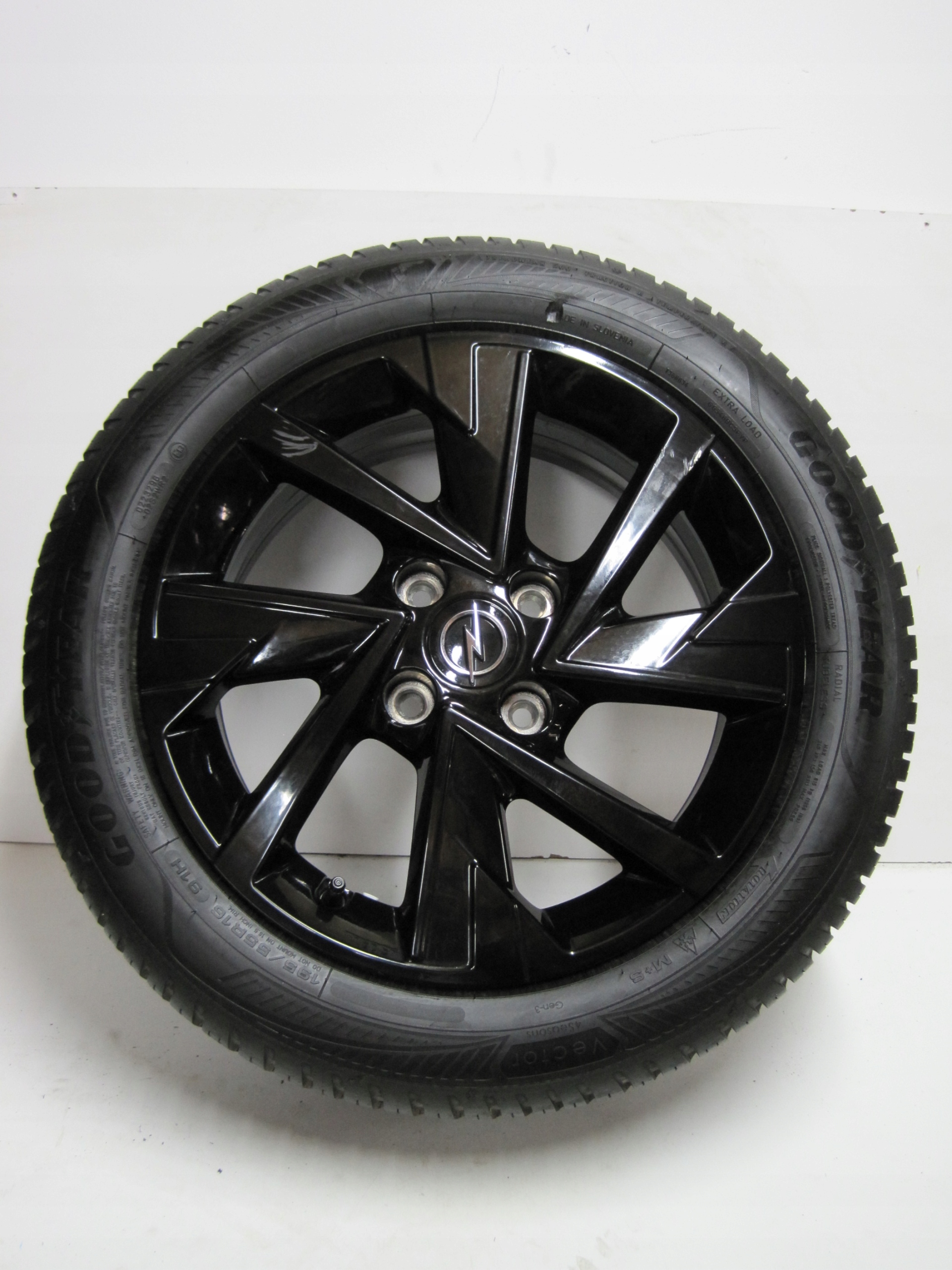 wheels discs tyres OPEL CORSA F R16 6MM M+S