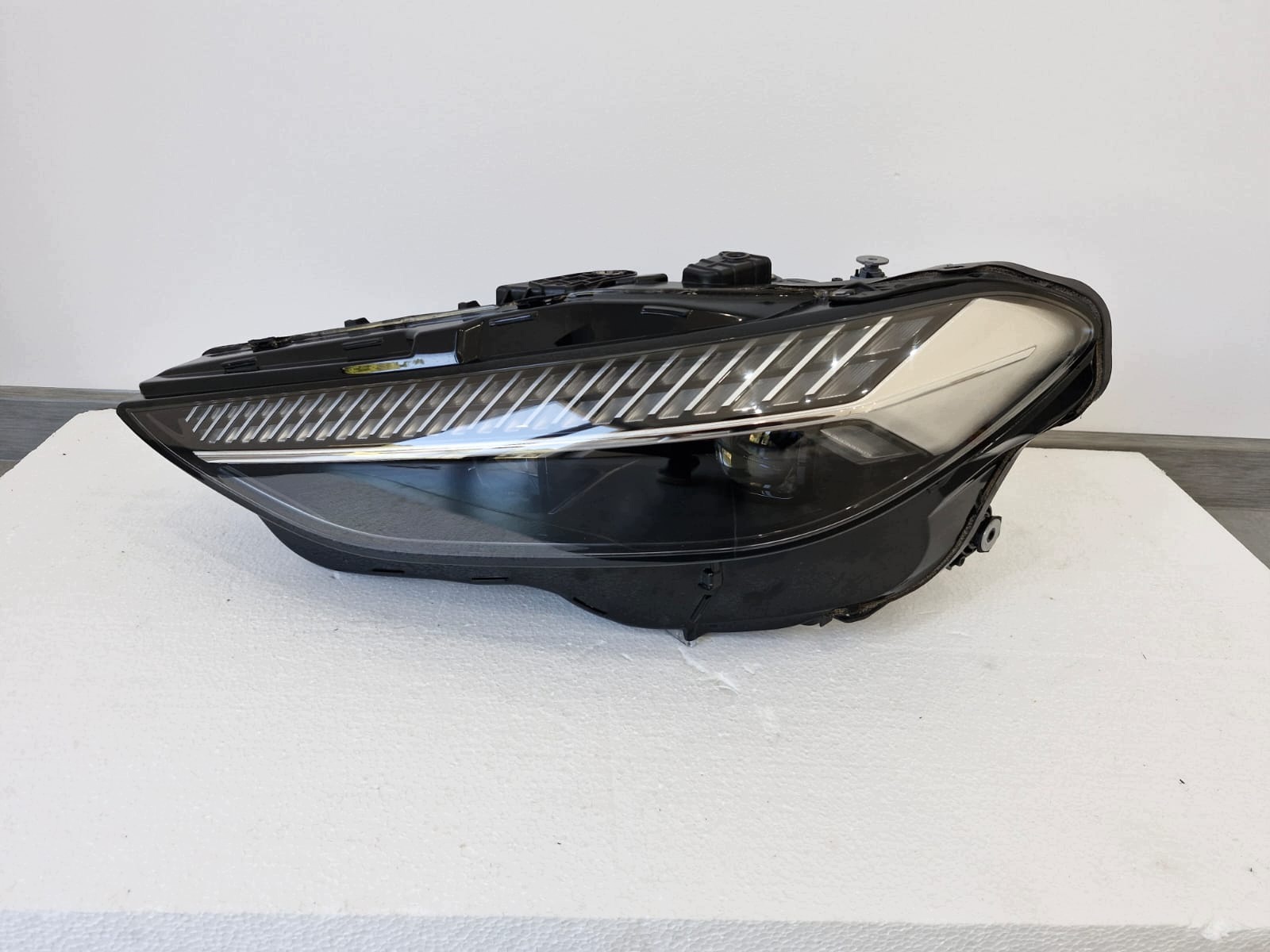 light left Audi A5 B10 FULL LED